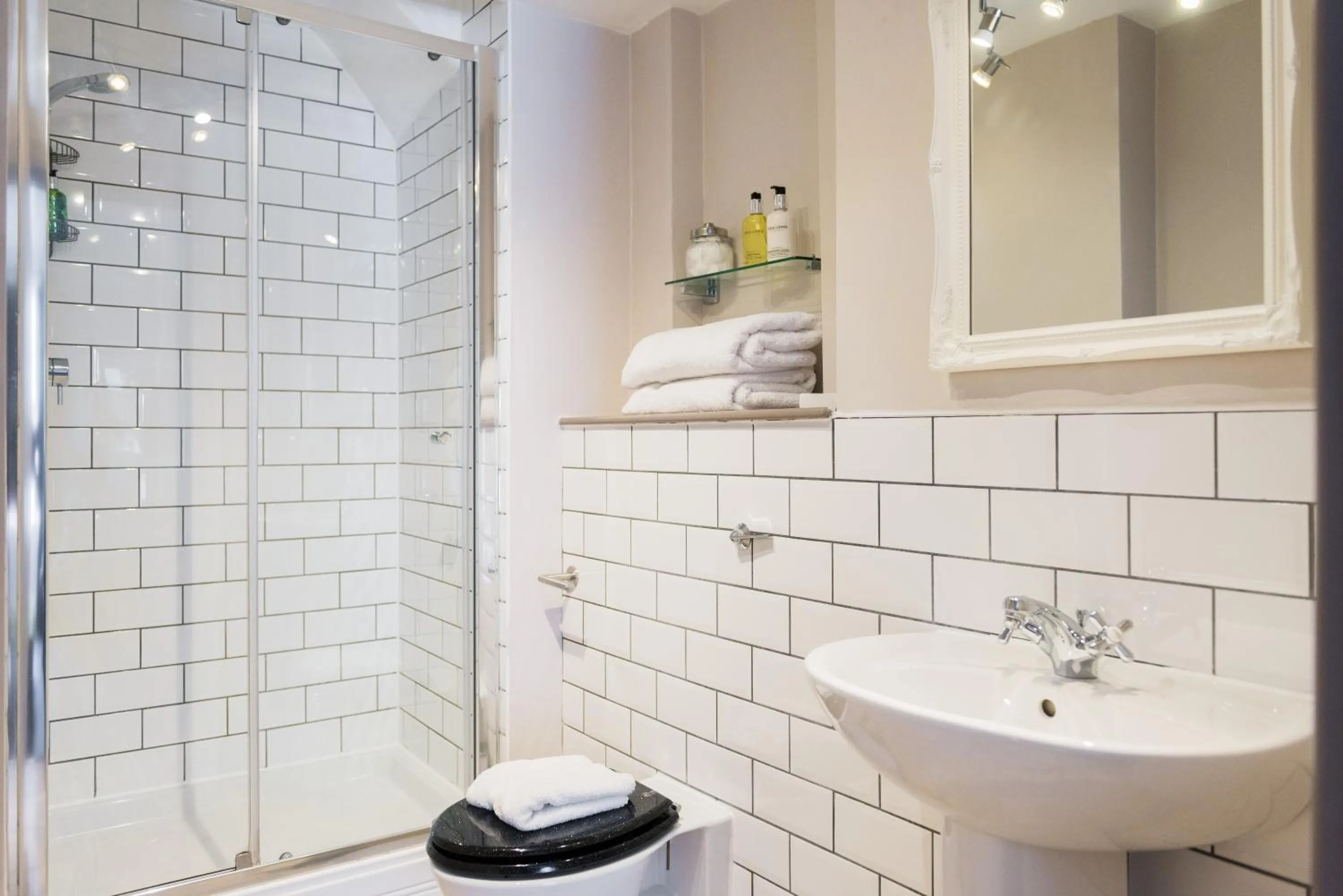 Bathroom in The Globe