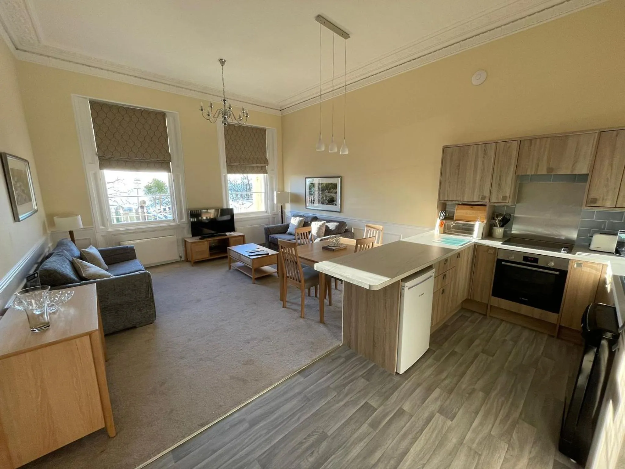 Kitchen or kitchenette in The Osborne Apartments