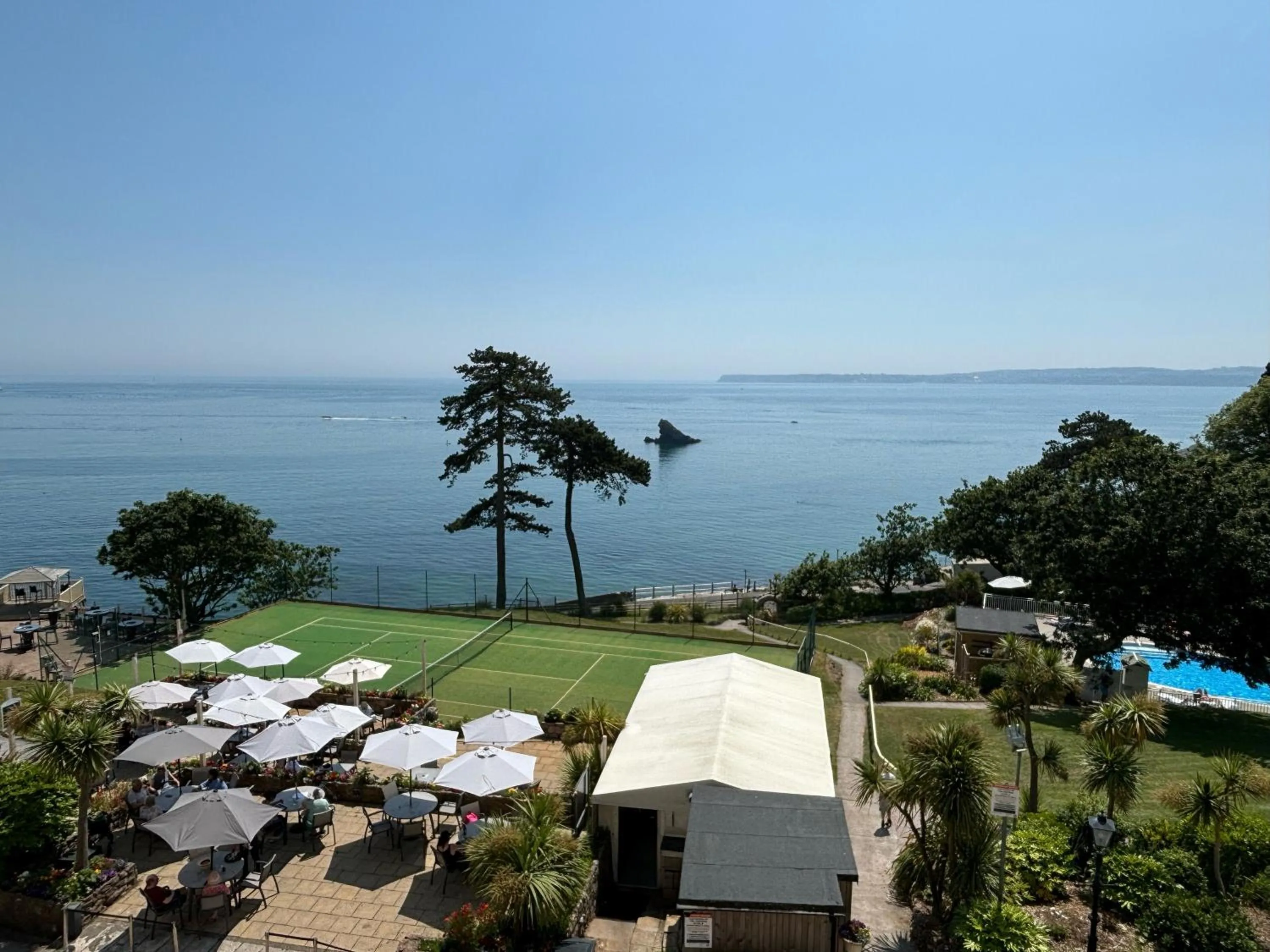 Restaurant/places to eat in The Osborne Apartments