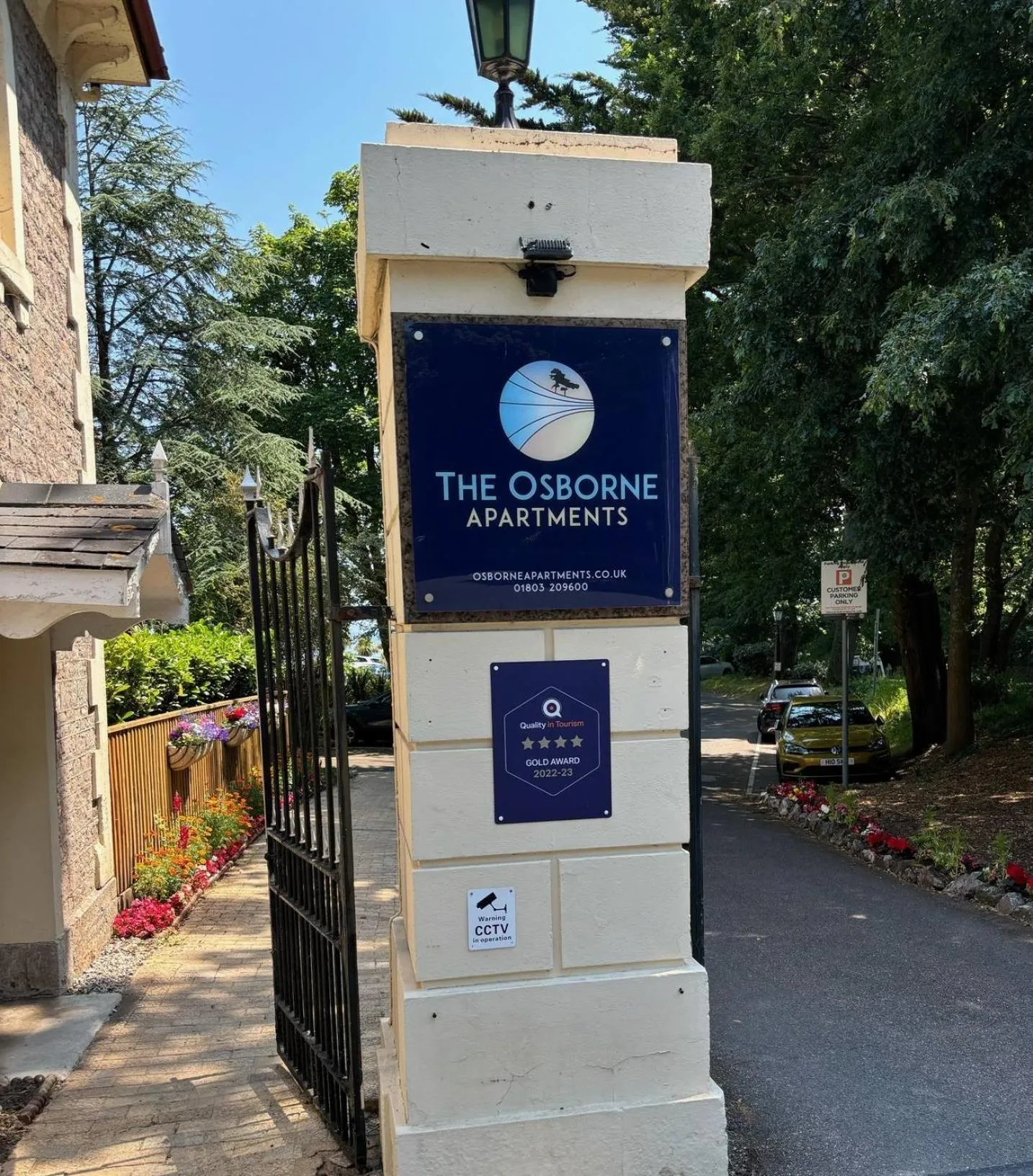 Facade/entrance in The Osborne Apartments