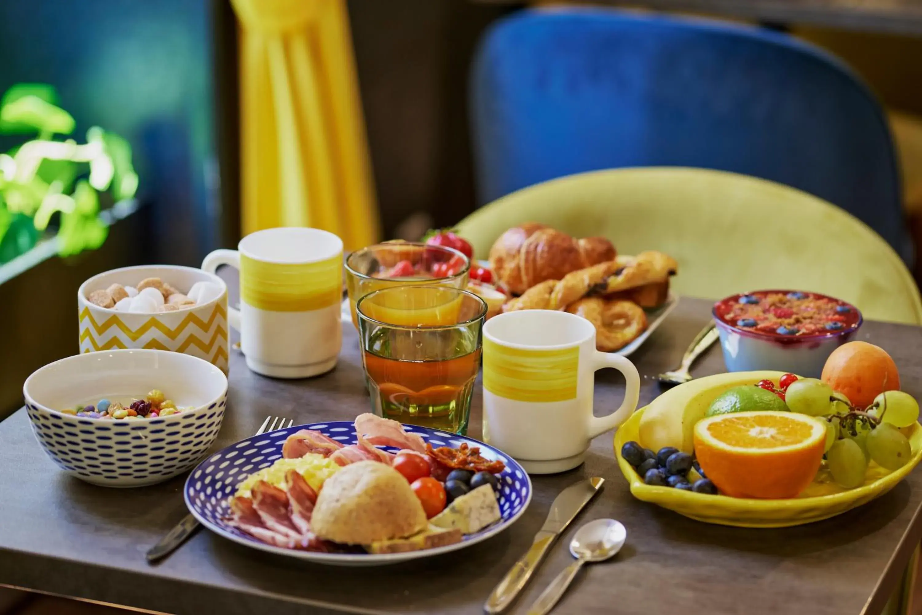 Breakfast in Hotel Nap By HappyCulture Breakfast in Hotel Nap By HappyCulture