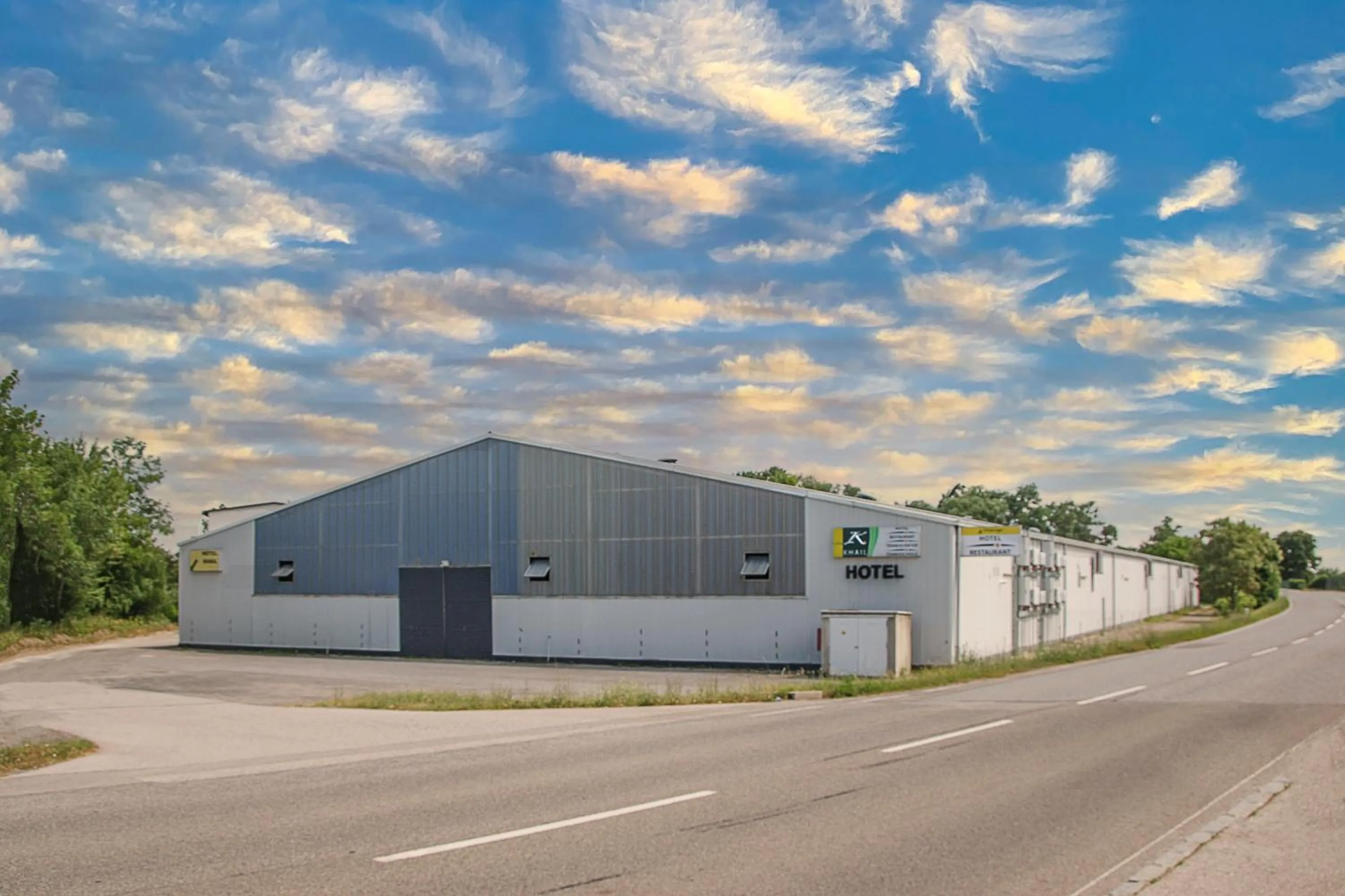 Property building in Hotel Khail