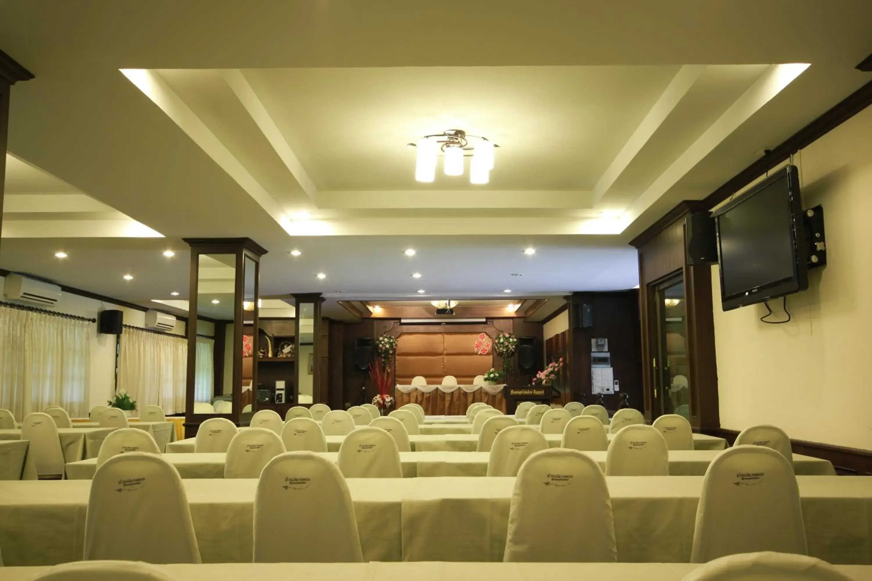 Restaurant/places to eat in Baanplaidoi Resort Restaurant/places to eat in Baanplaidoi Resort