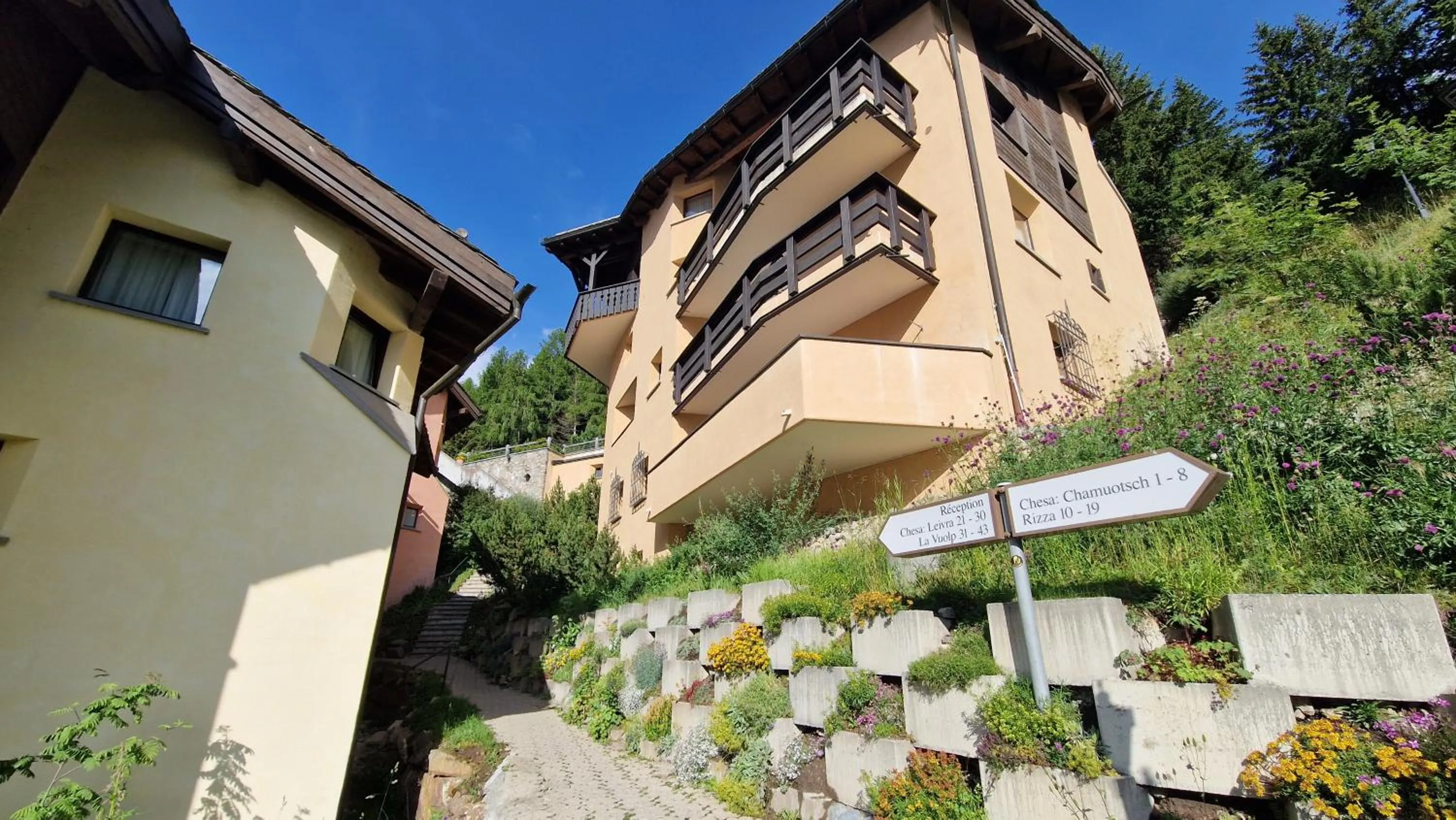 Aparthotel Chesa Bellaval