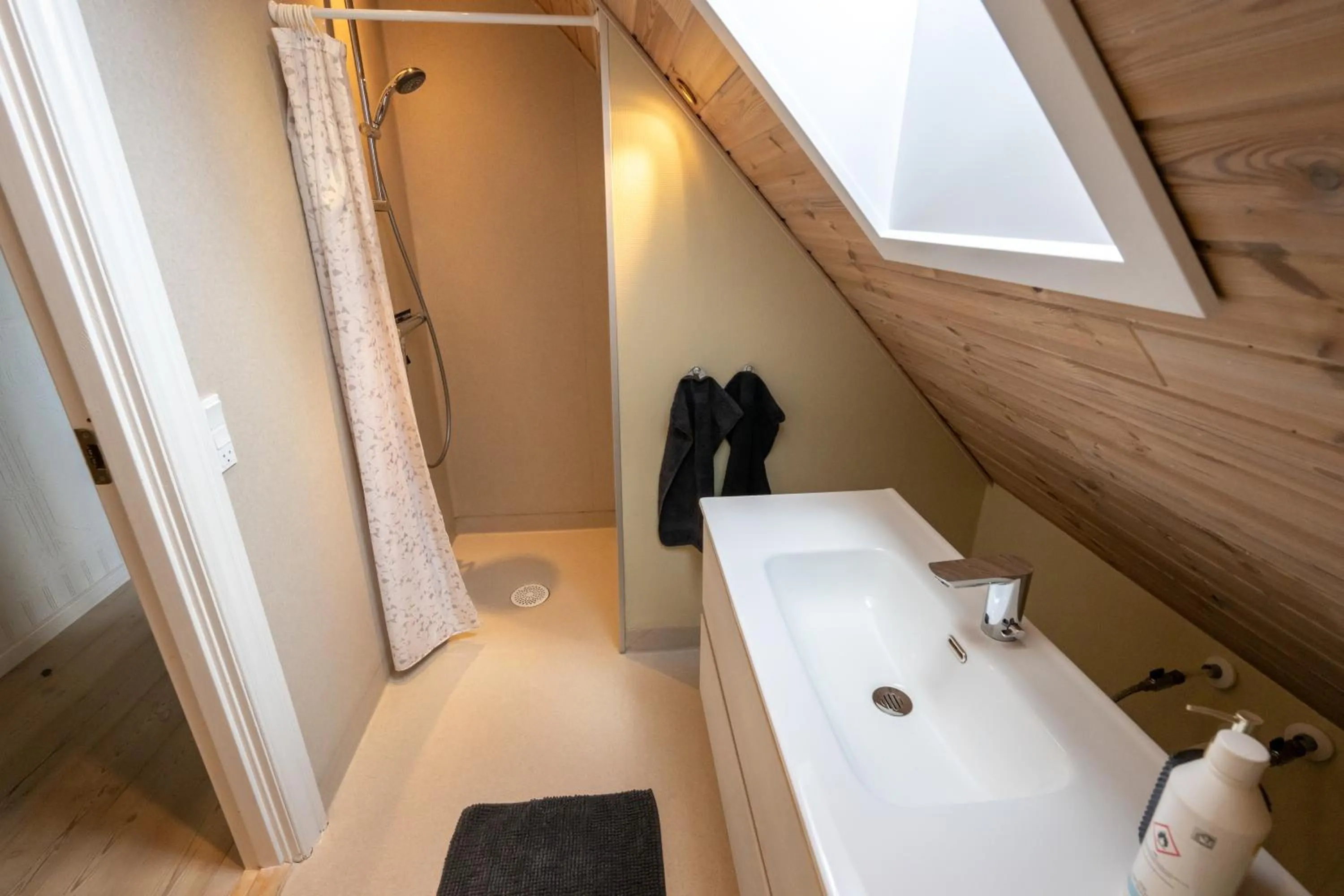 Bathroom in Sdr. Omme Bed & Breakfast