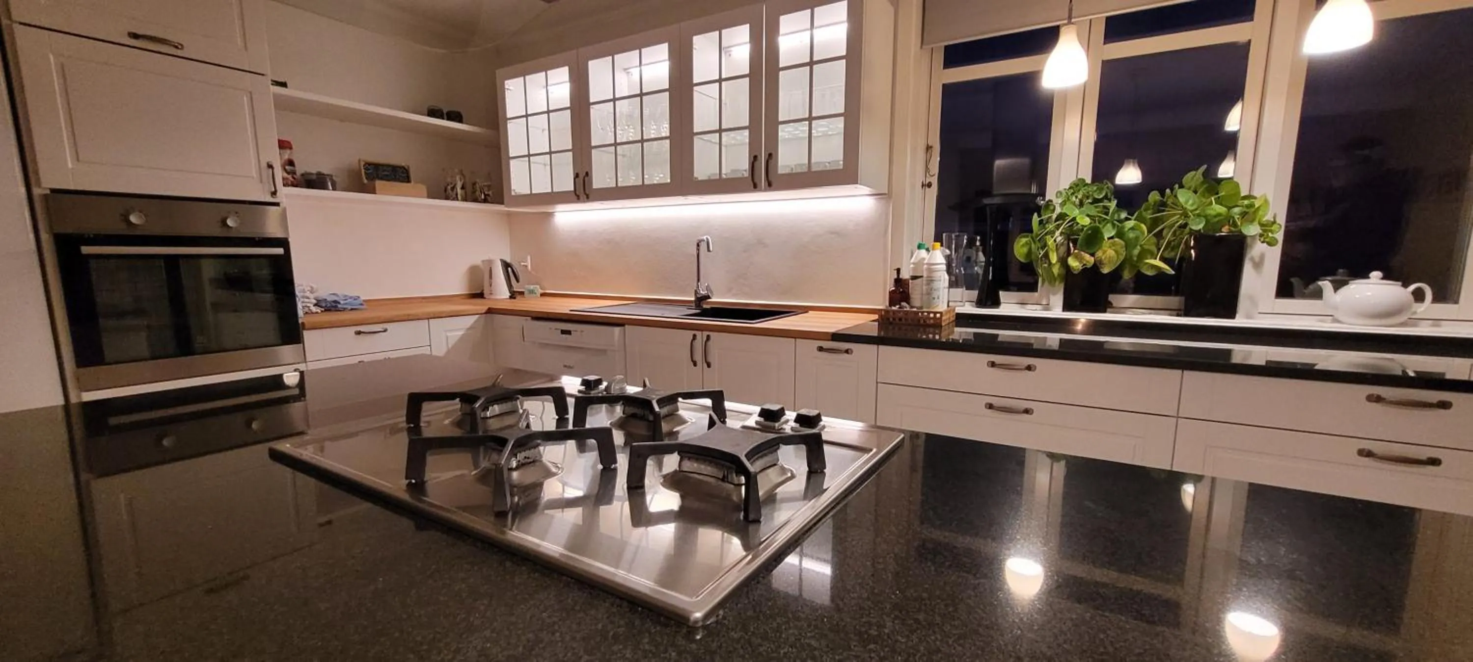 Communal kitchen in Sdr. Omme Bed & Breakfast