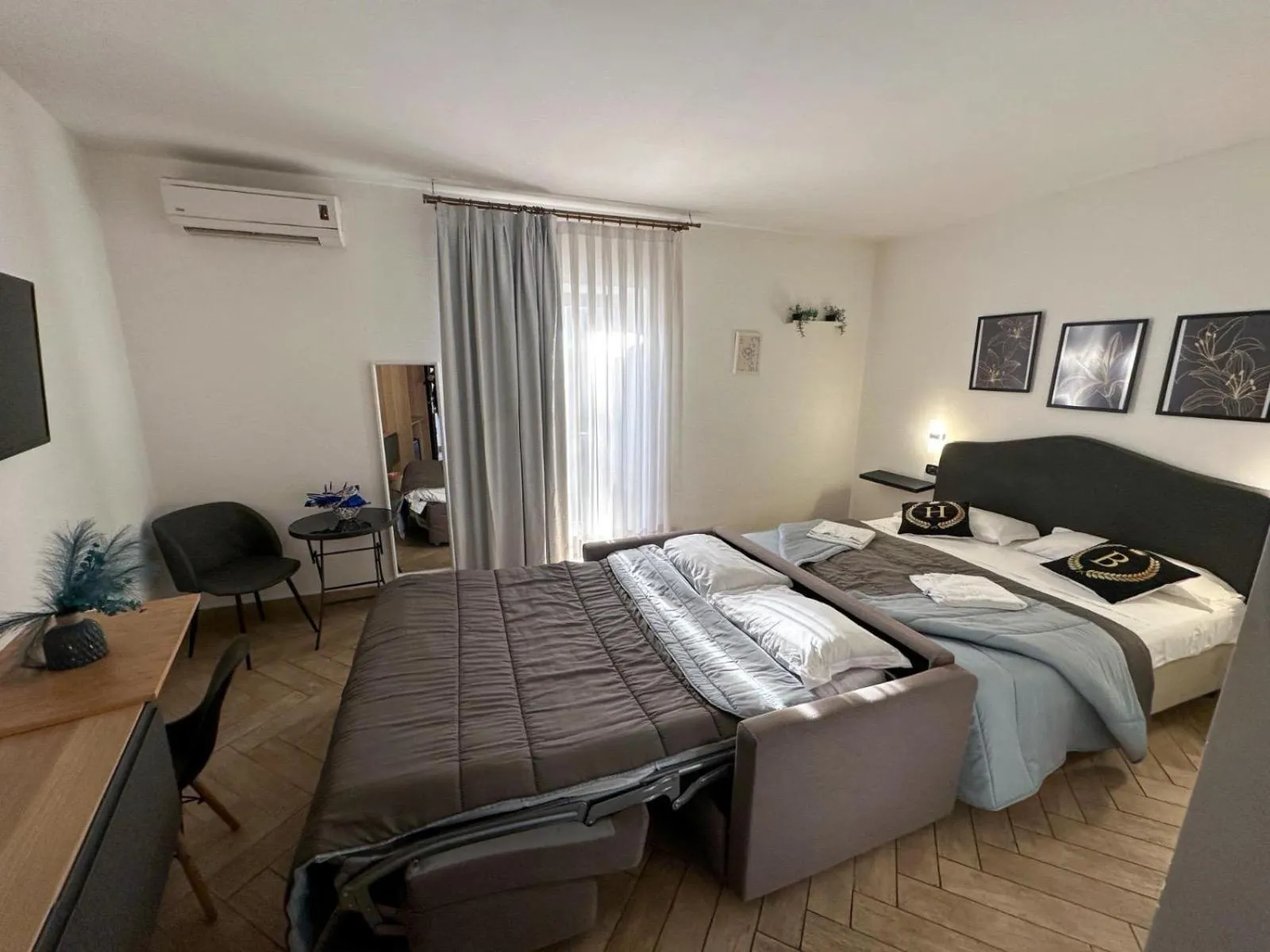 Communal lounge/ TV room, Bed in Hotel Barbato