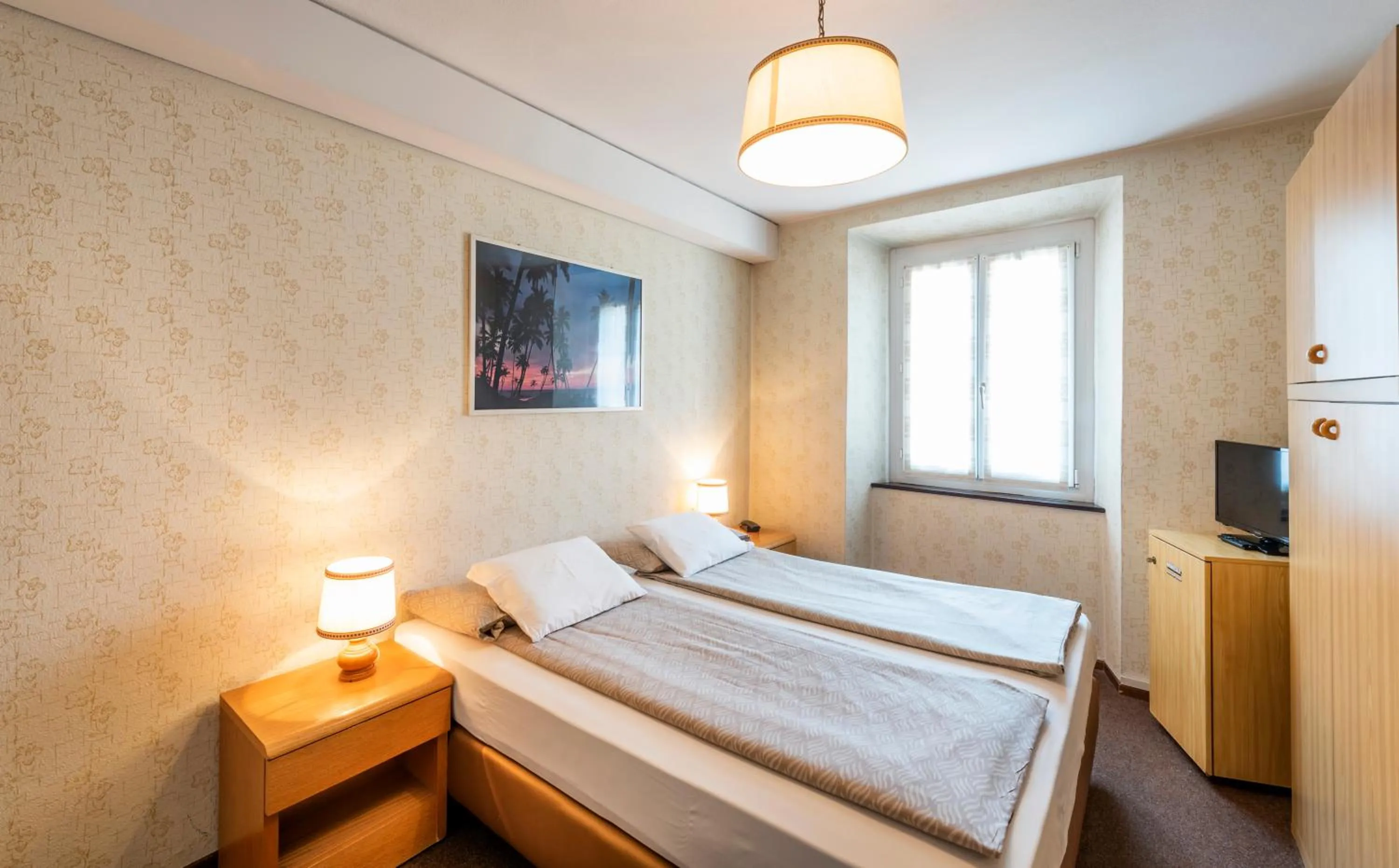 Bed in Albergo Ristorante Svizzero