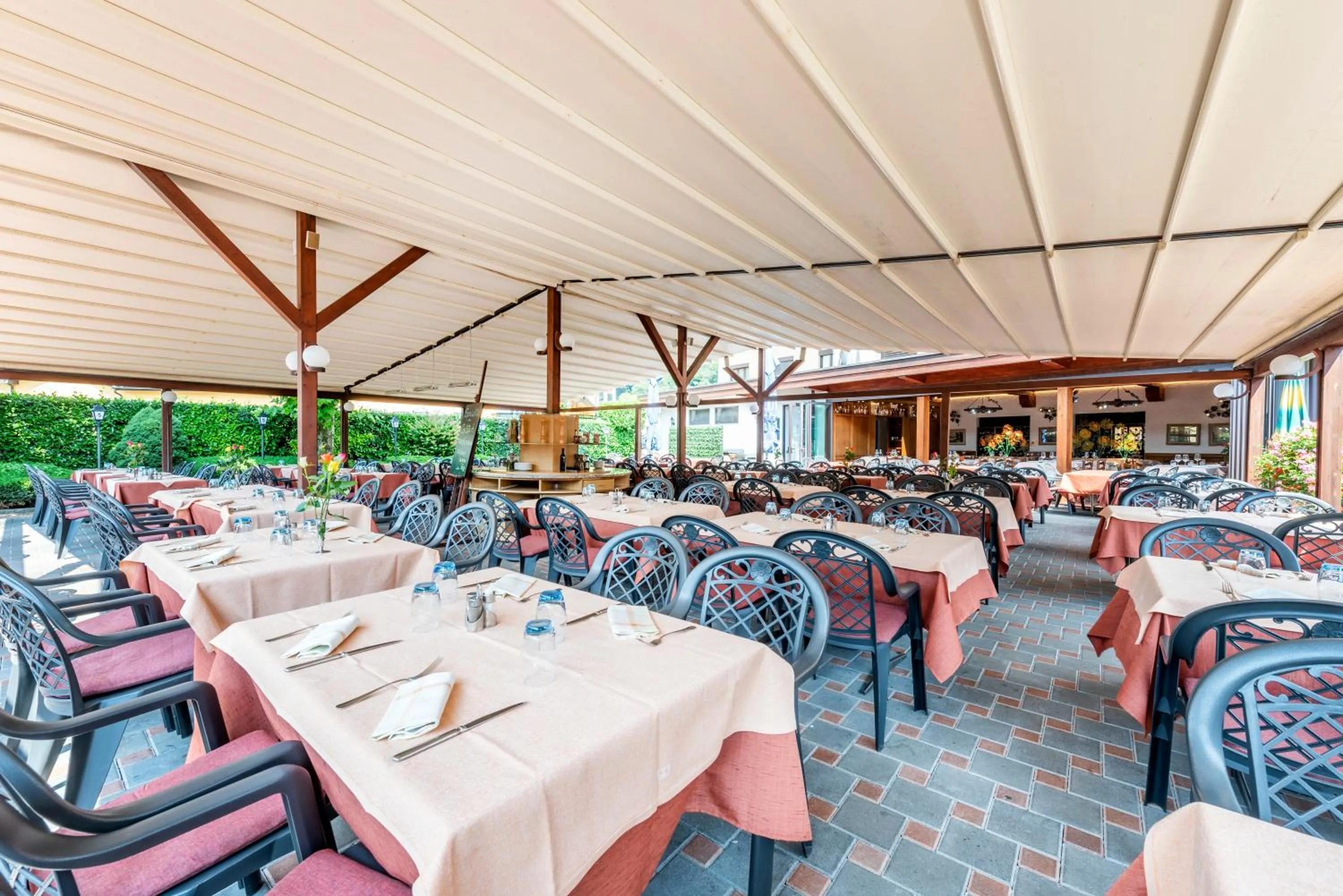 Restaurant/places to eat in Albergo Ristorante Svizzero