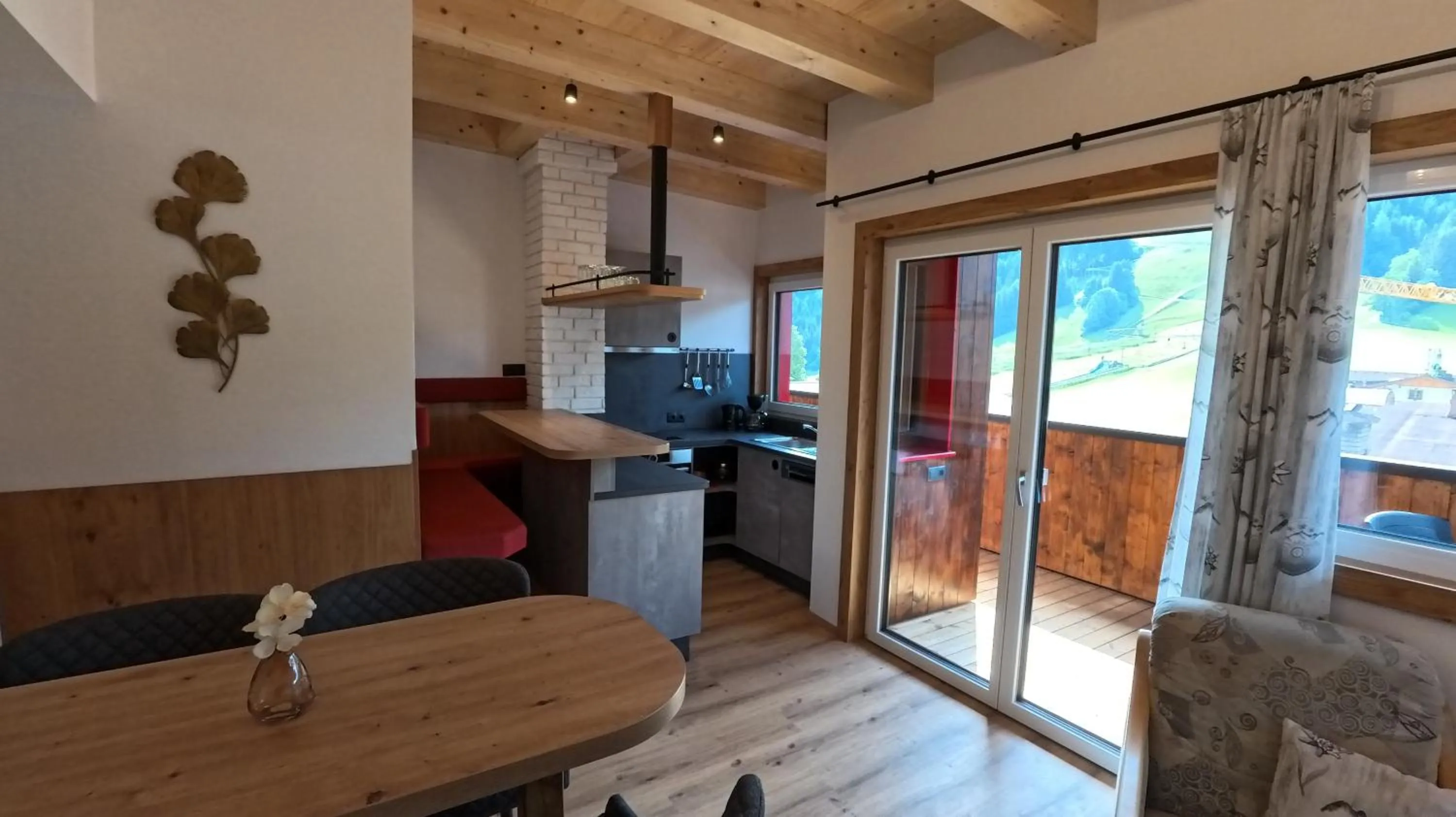 Kitchen or kitchenette in Ferienwohnungen Starchenthof - Wildschönau, Premiumcard inclusive