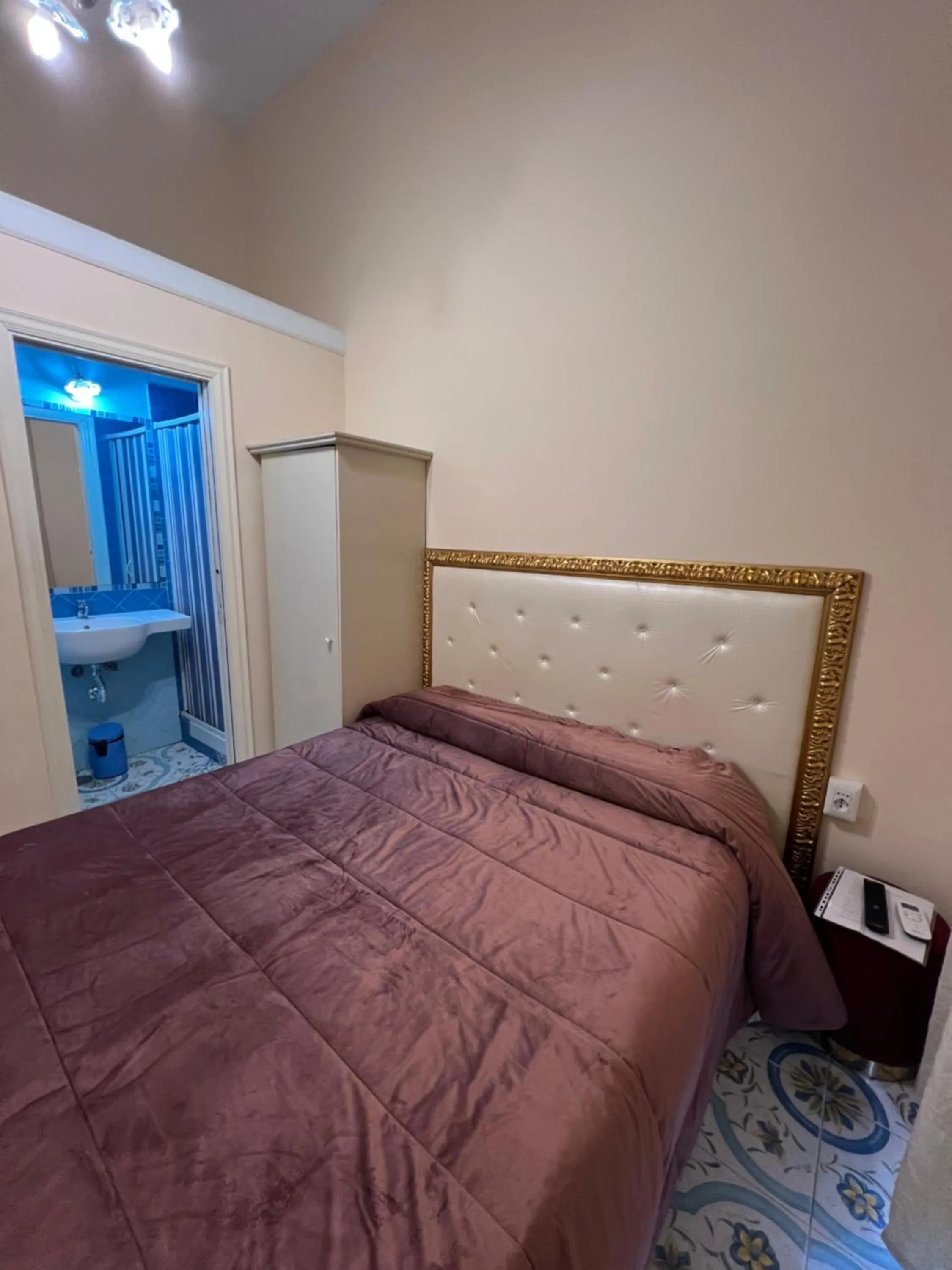 Photo of the whole room, Bed in Beb Rosy