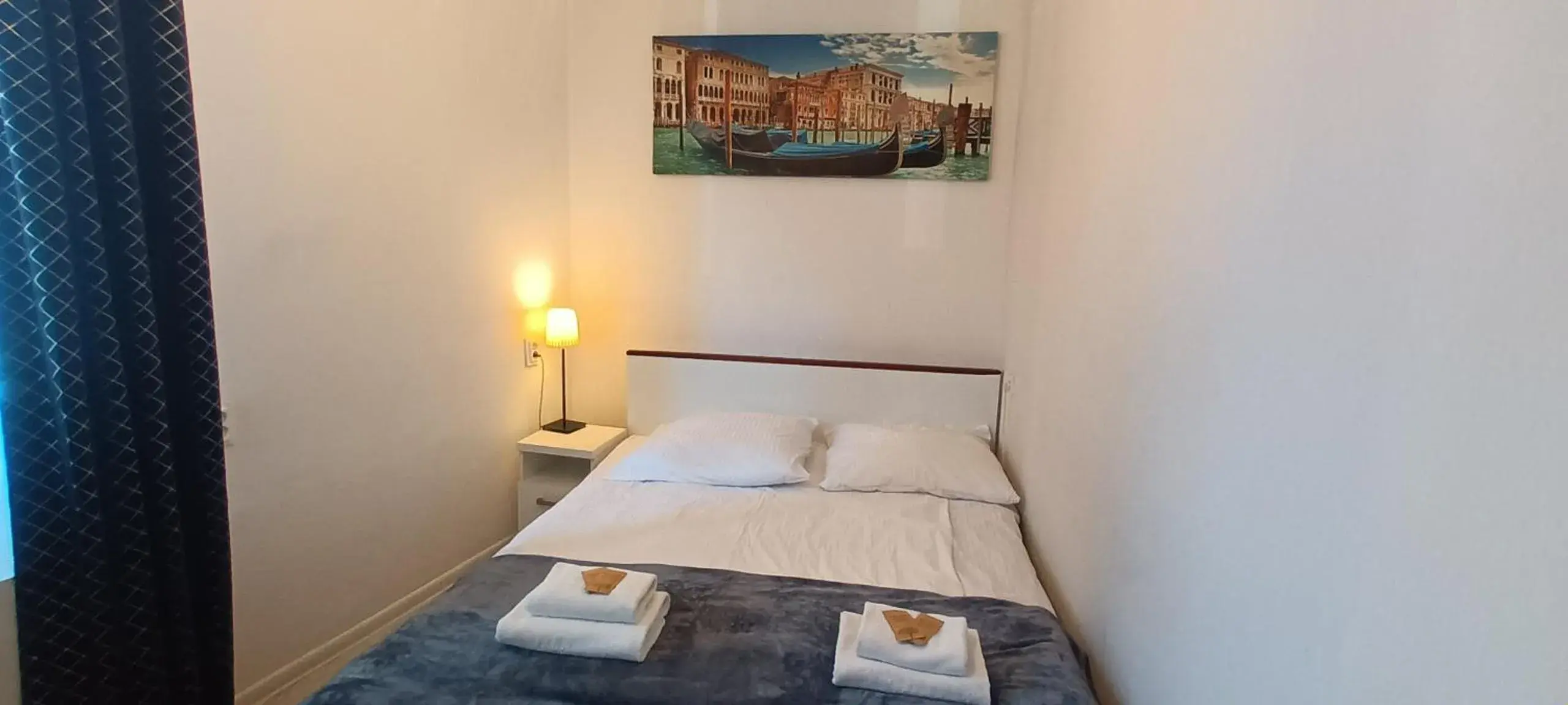 Small Double Room in Cracow Central Aparthotel Small Double Room in Cracow Central Aparthotel