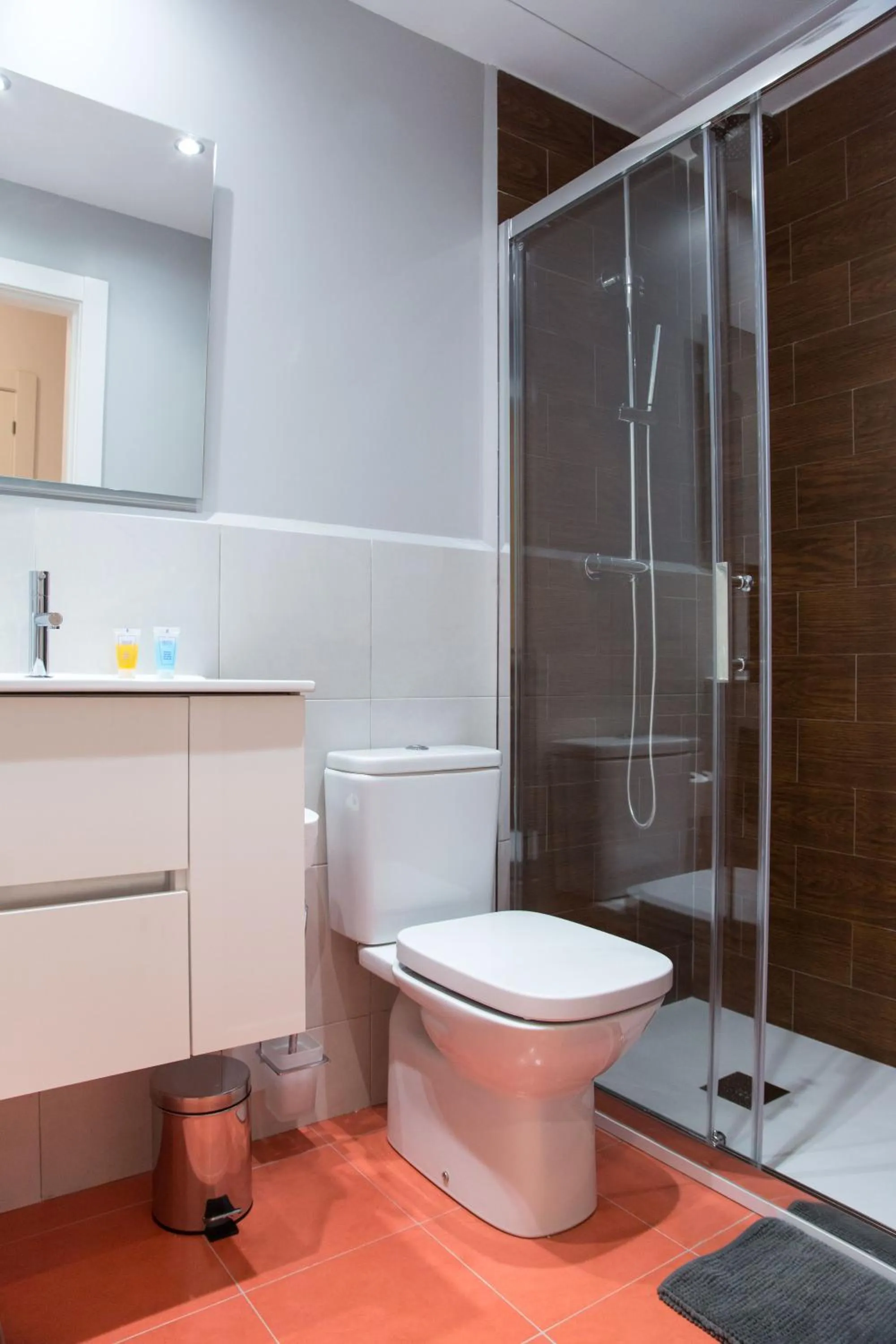 Shower in Fira Basic