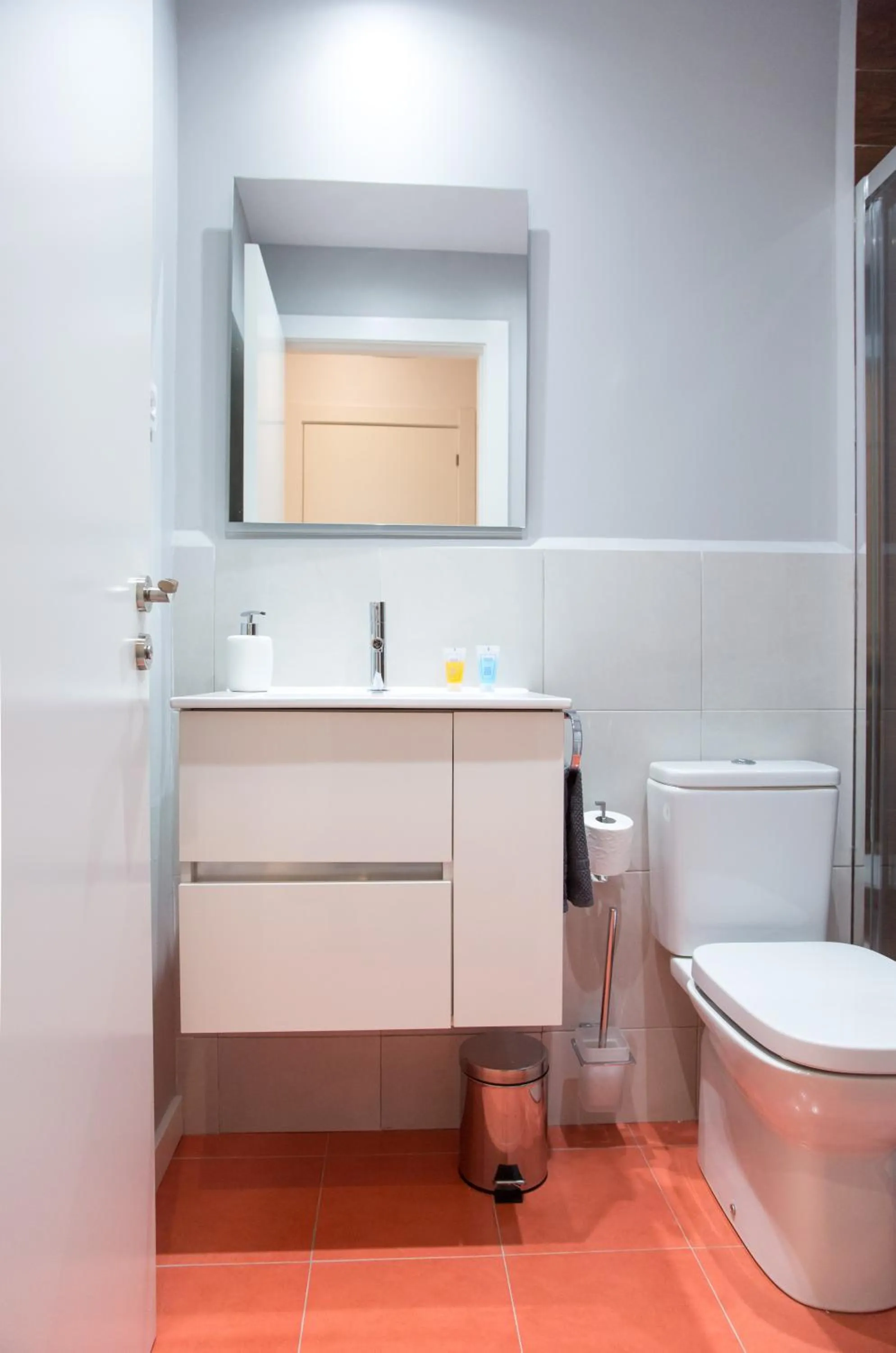 Bathroom in Fira Basic