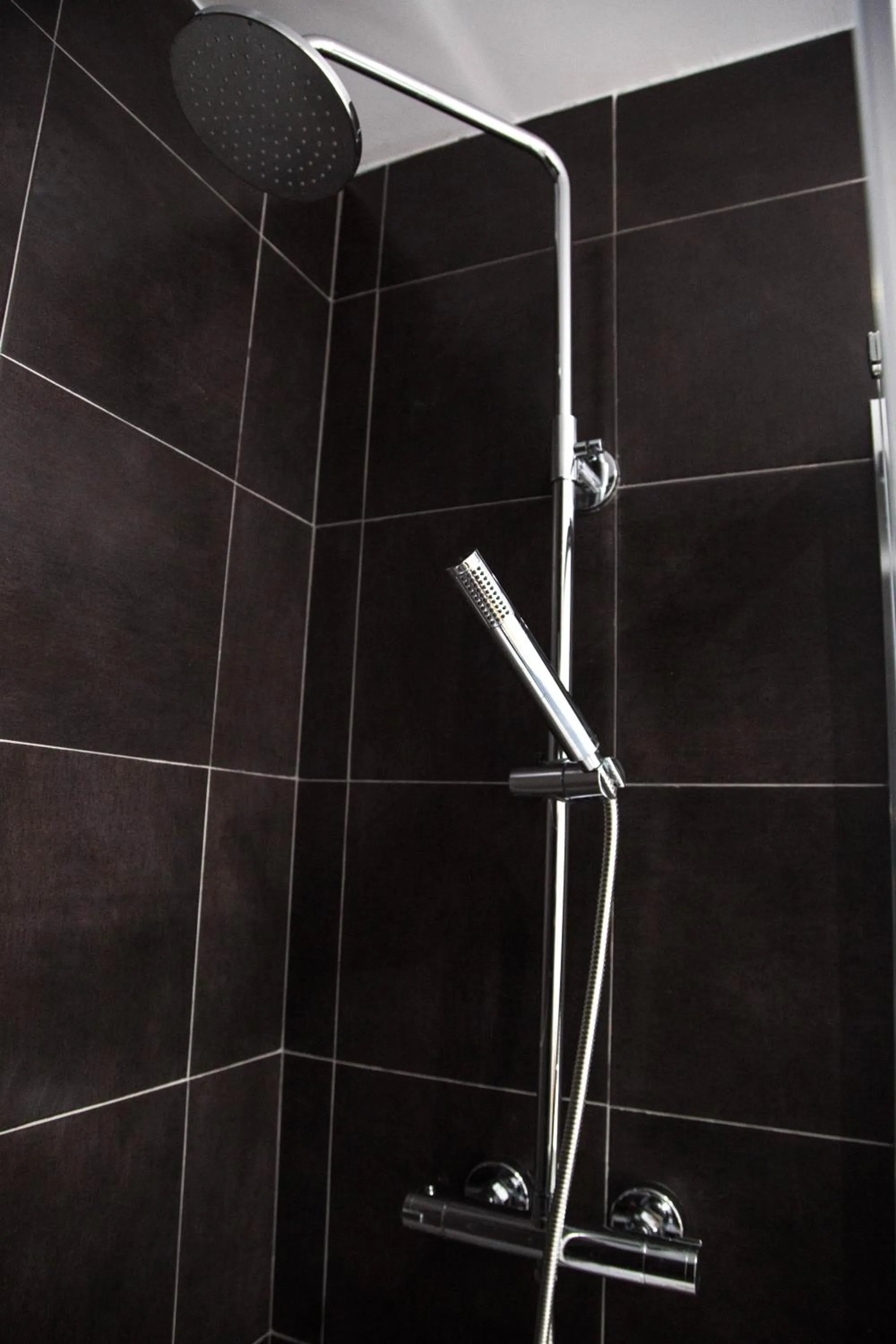 Shower in Fira Basic