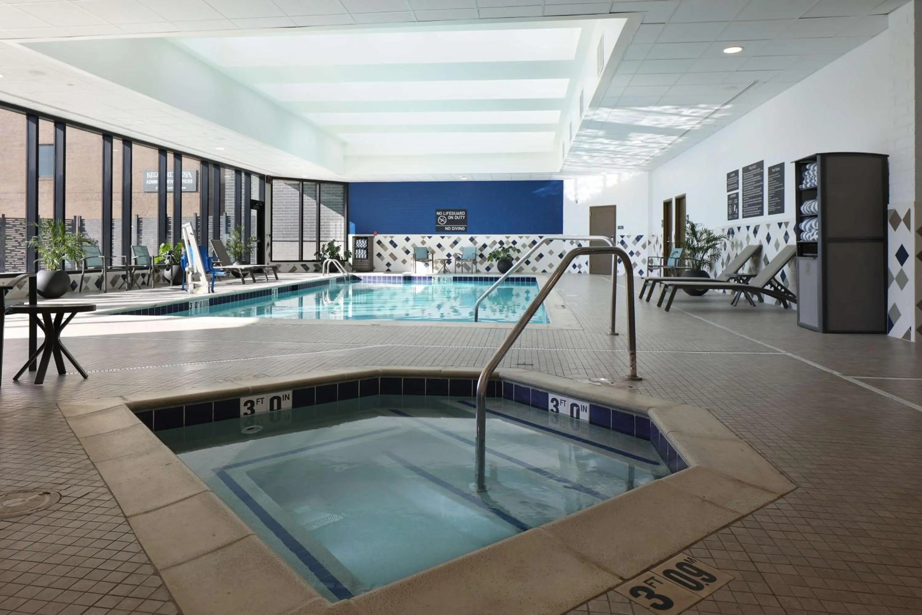 Pool view in Doubletree By Hilton Battle Creek