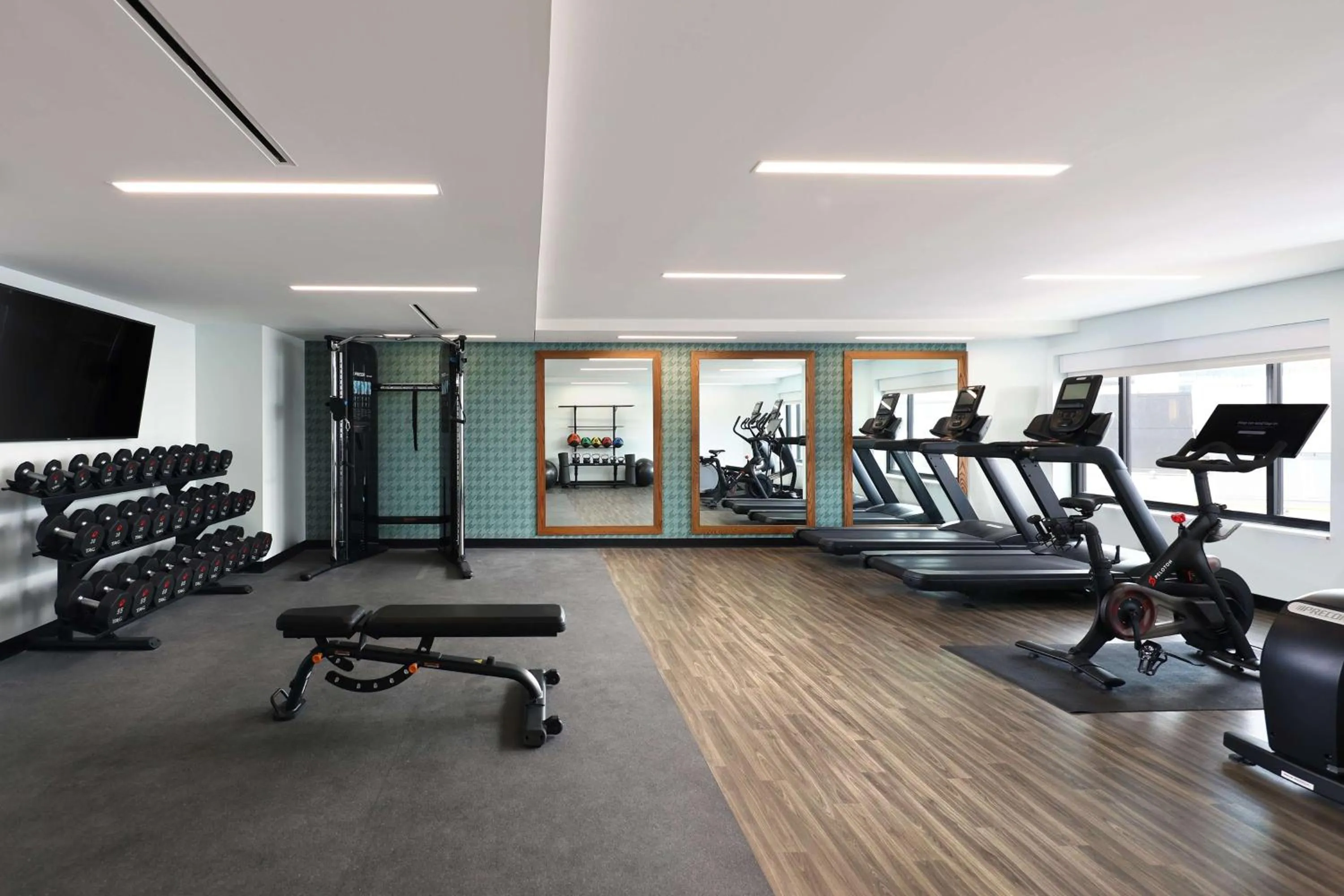 Fitness centre/facilities in Doubletree By Hilton Battle Creek