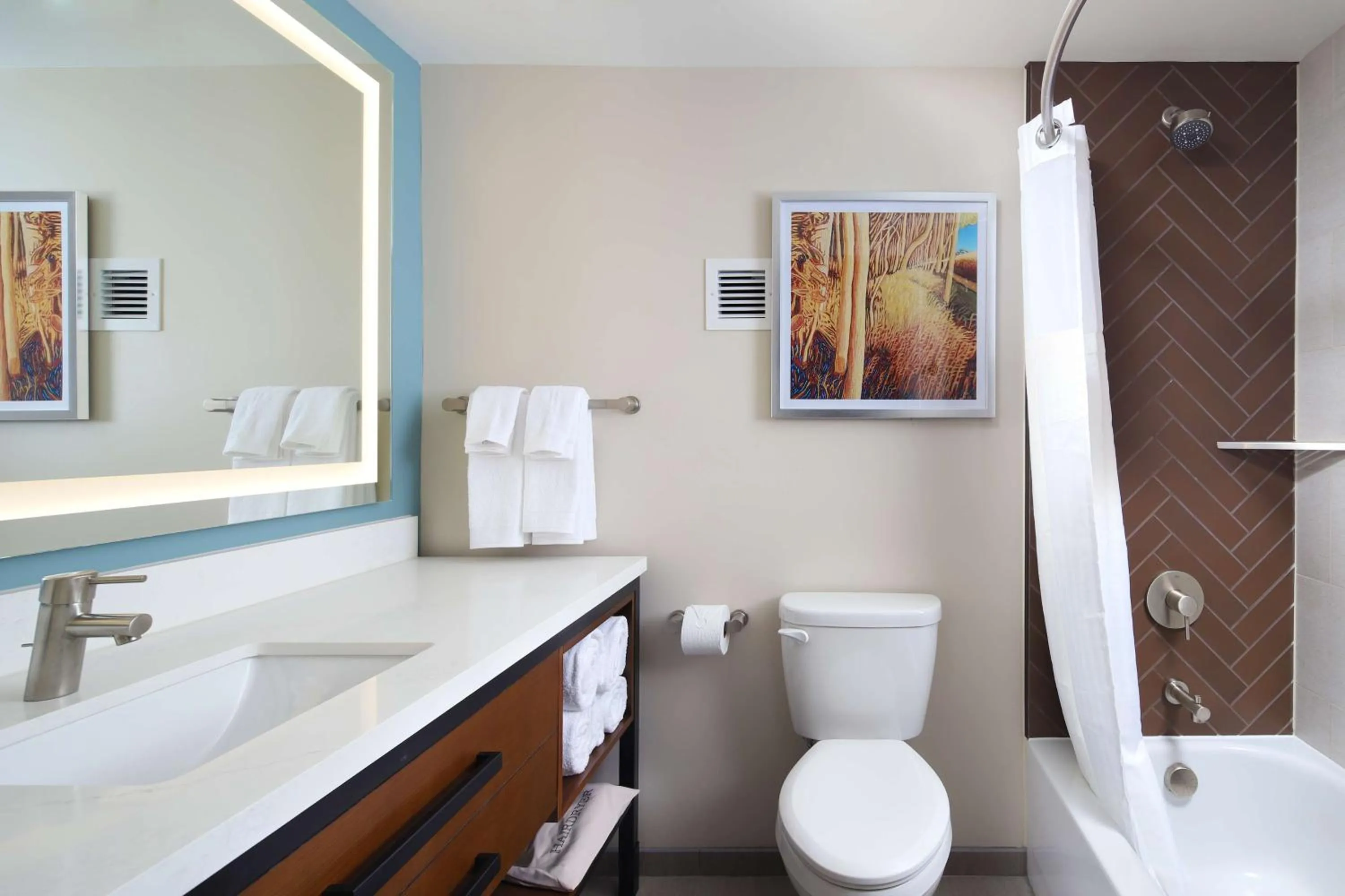 Bathroom in Doubletree By Hilton Battle Creek