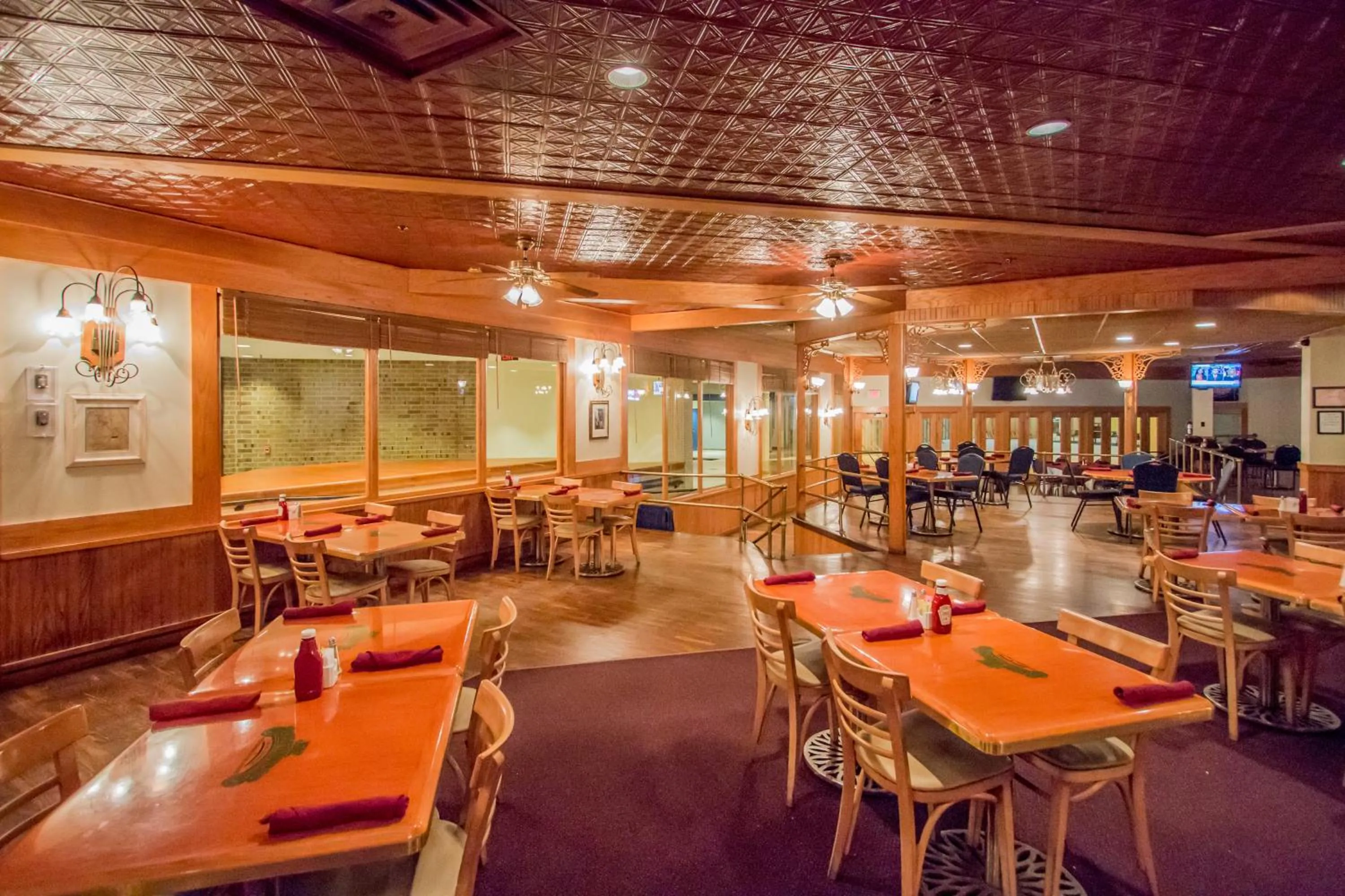 Restaurant/places to eat in Doubletree By Hilton Battle Creek