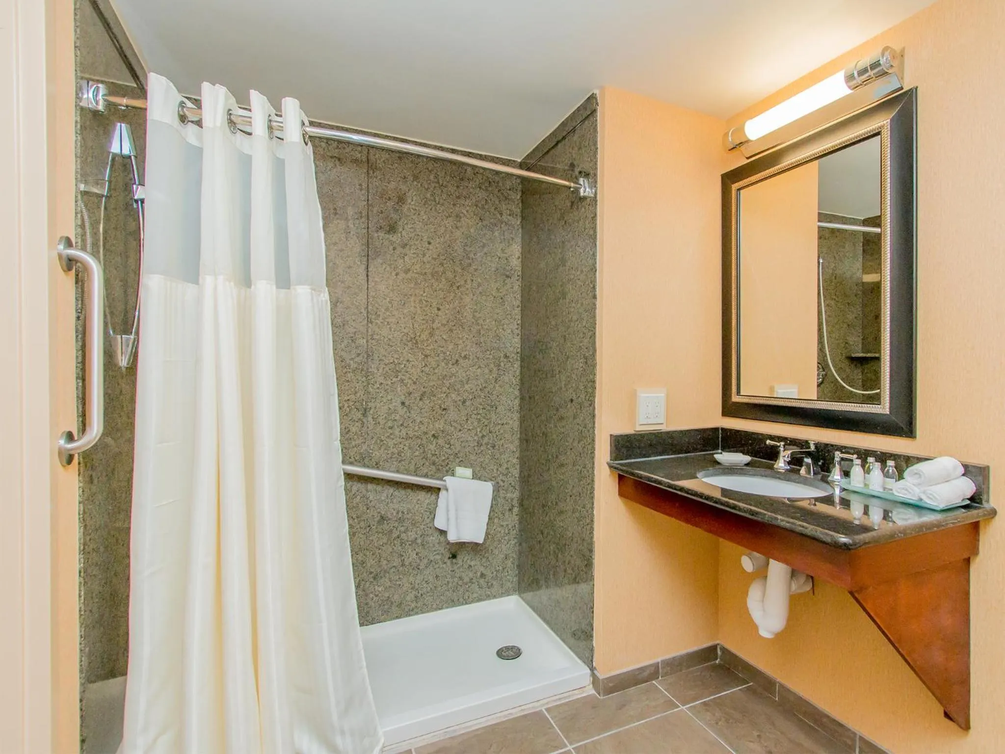 Bathroom in Doubletree By Hilton Battle Creek