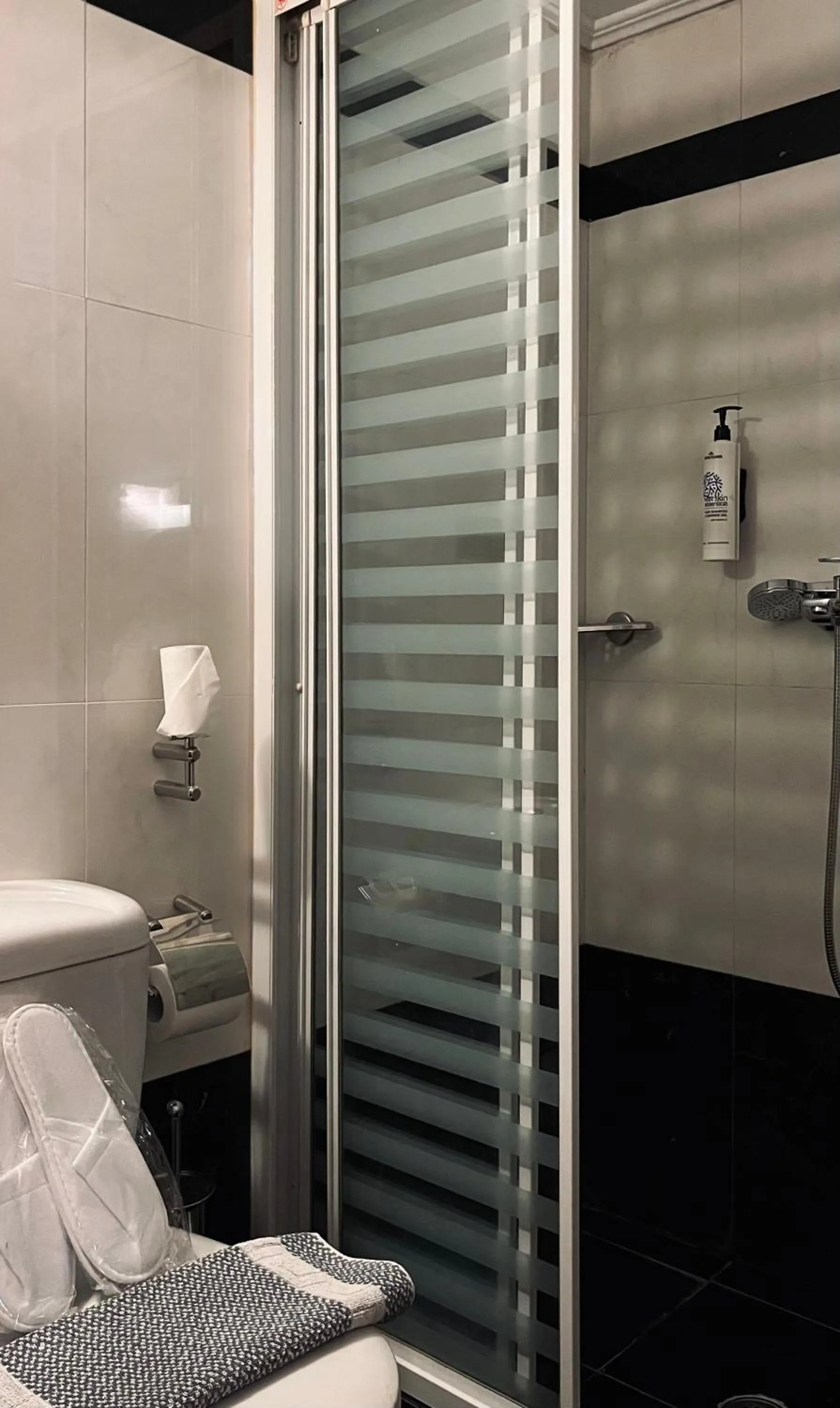 Shower in Alfa Hotel