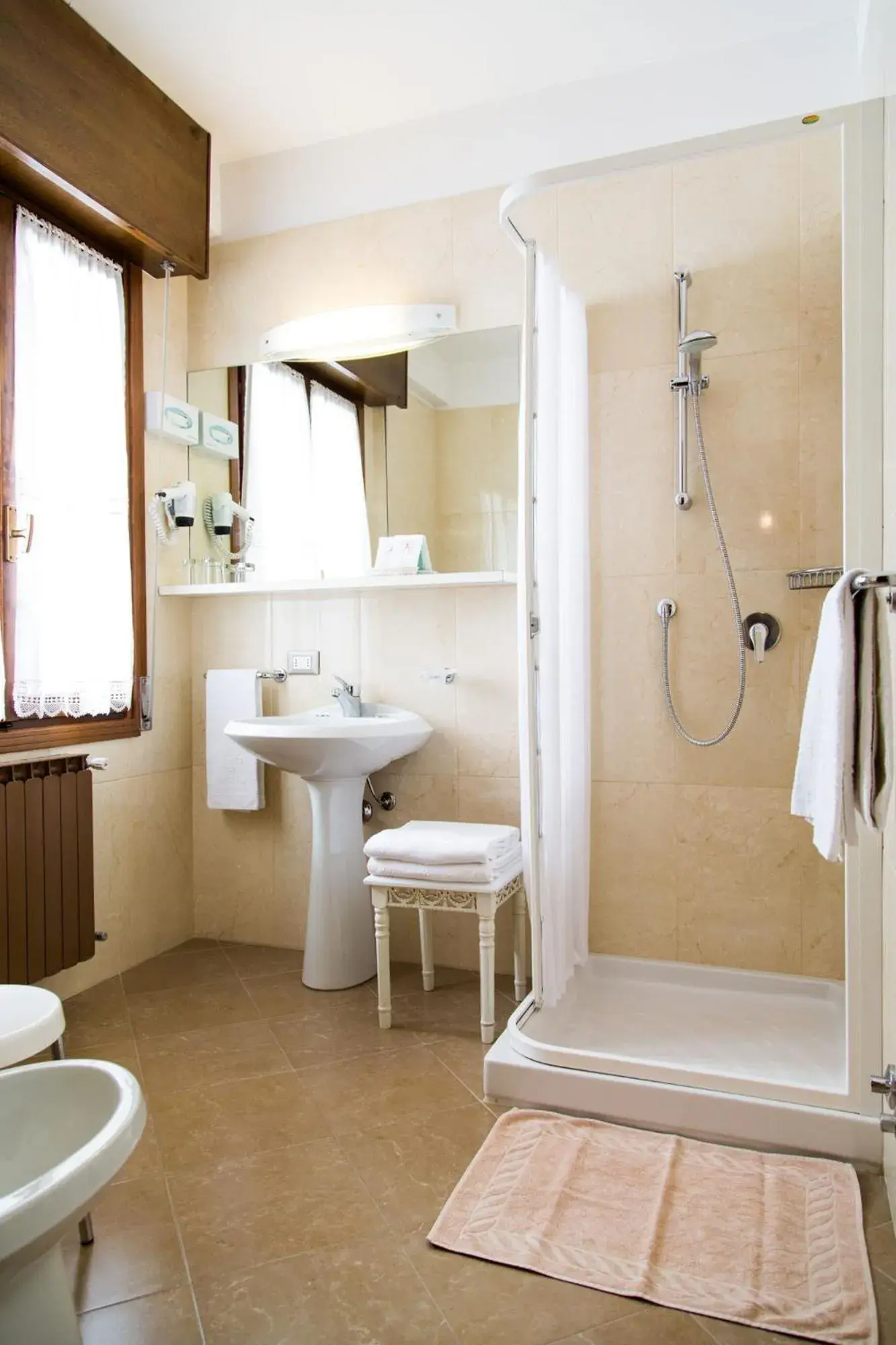 Bathroom in Hotel Diana Bathroom in Hotel Diana