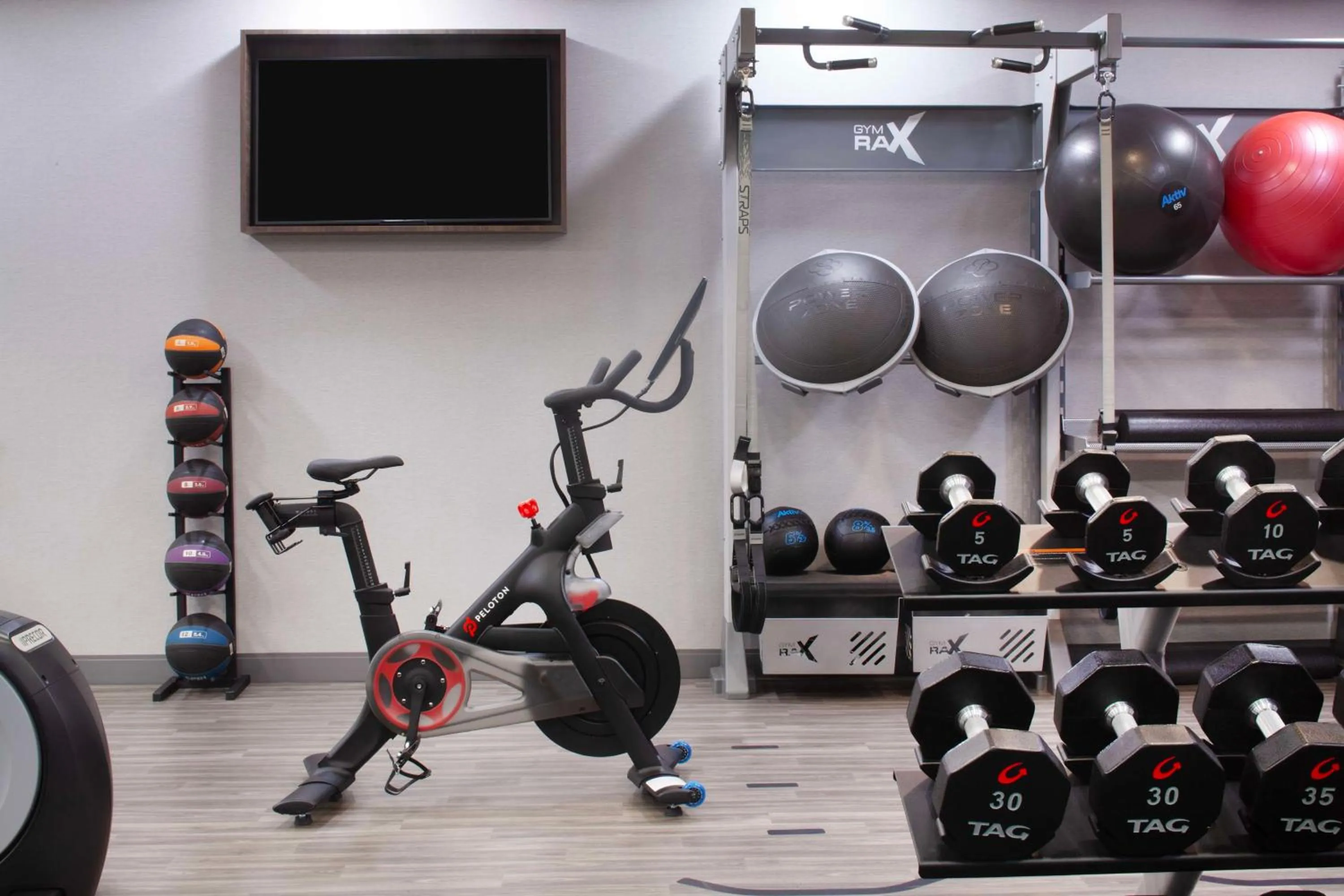 Fitness centre/facilities in Hampton Inn & Suites-Atlanta Airport North-I-85