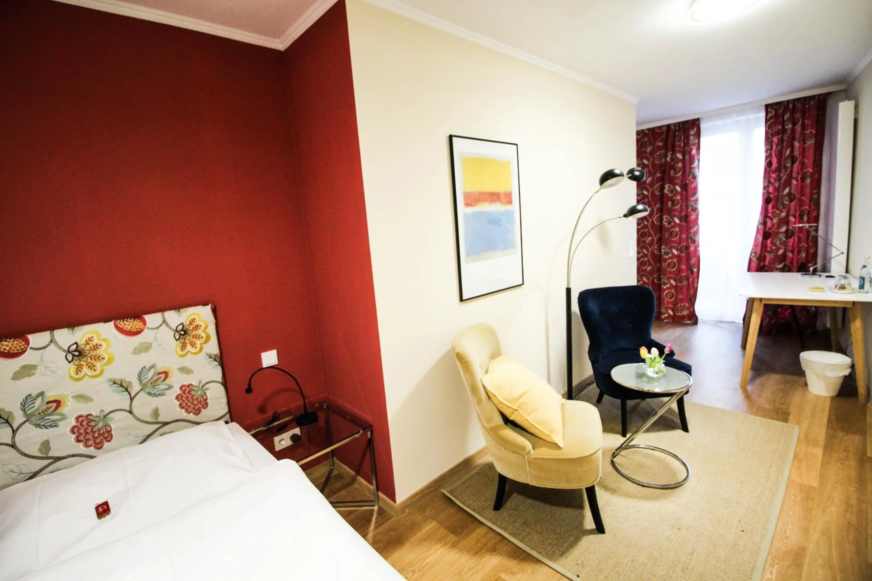 Bed in das kleine Hotel in München