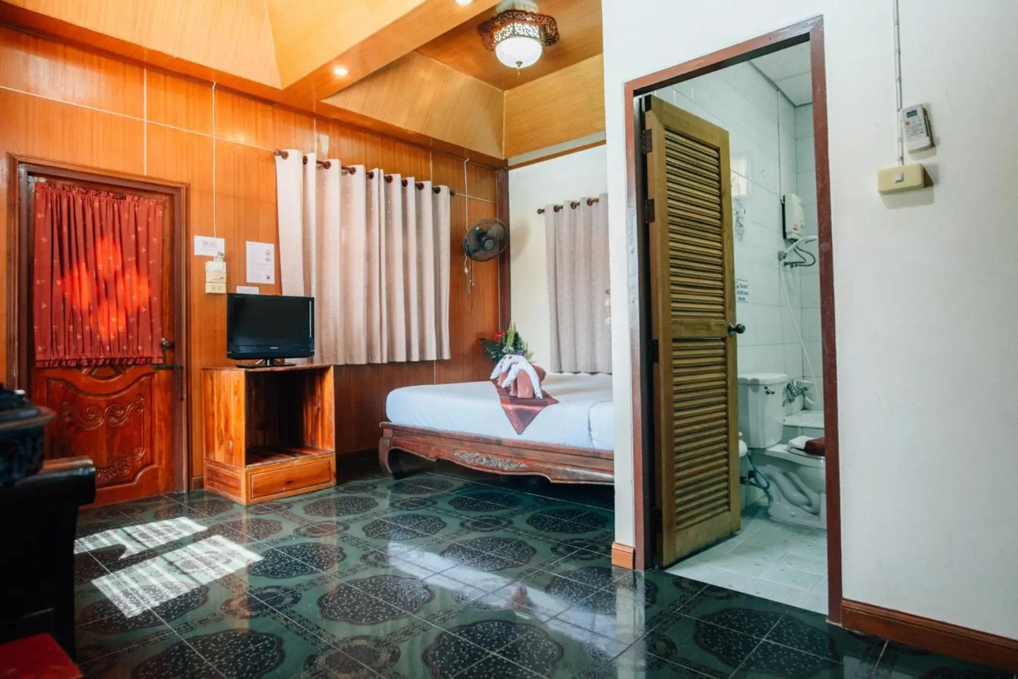 Deluxe Double Room in Noble Night Guesthouse Deluxe Double Room in Noble Night Guesthouse