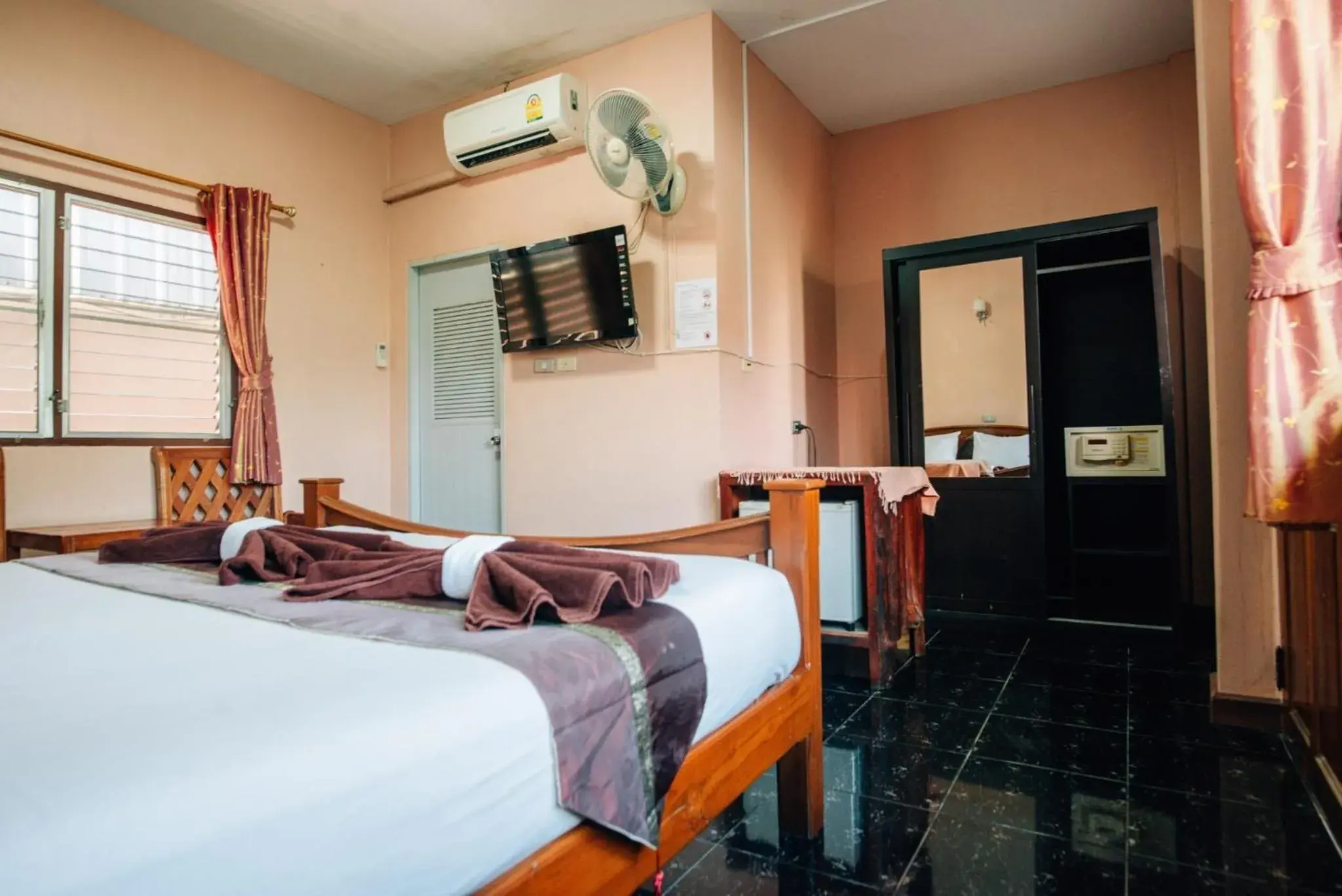 Superior Double or Twin Room in Noble Night Guesthouse Superior Double or Twin Room in Noble Night Guesthouse
