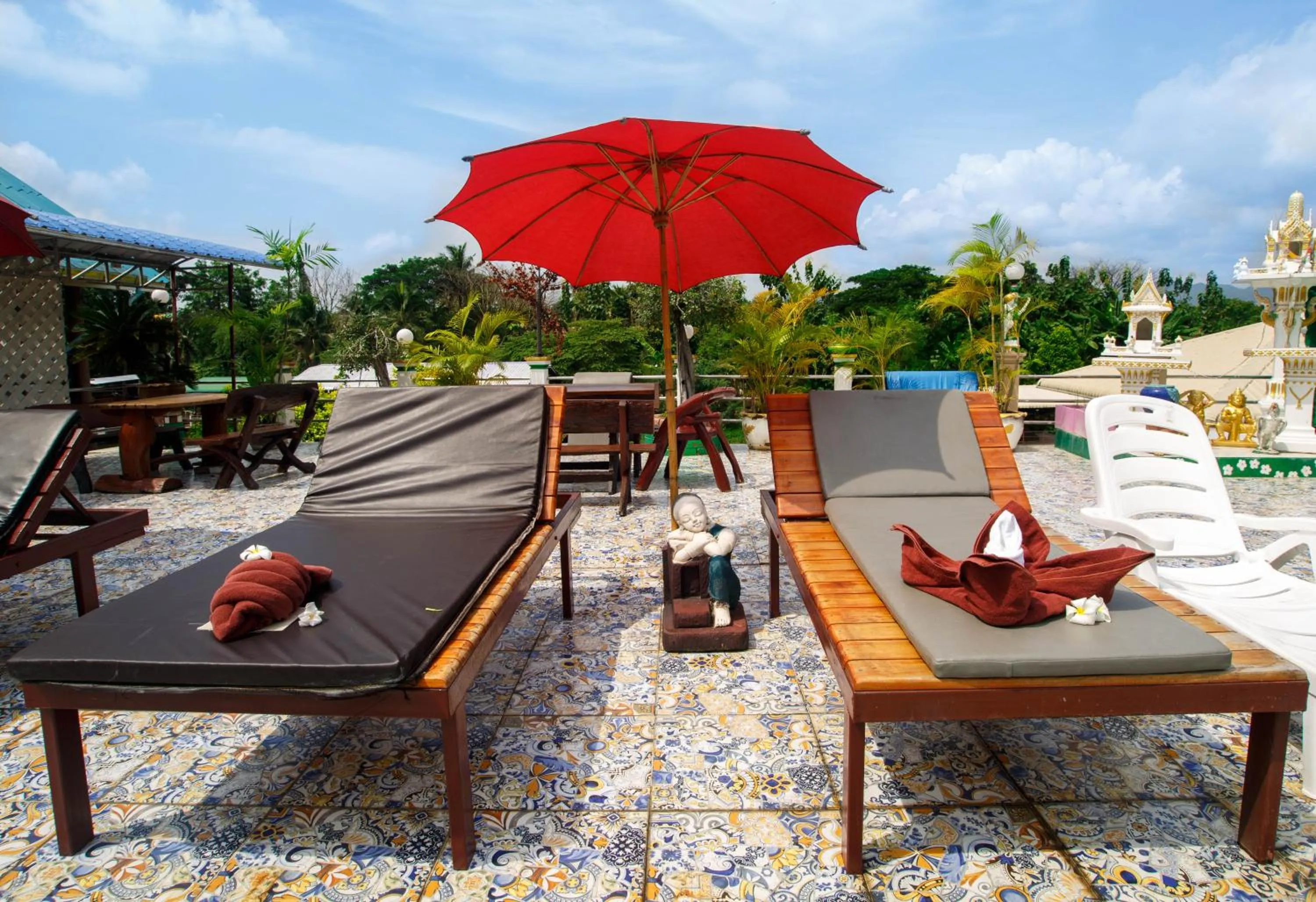 Swimming pool in Noble Night Guesthouse