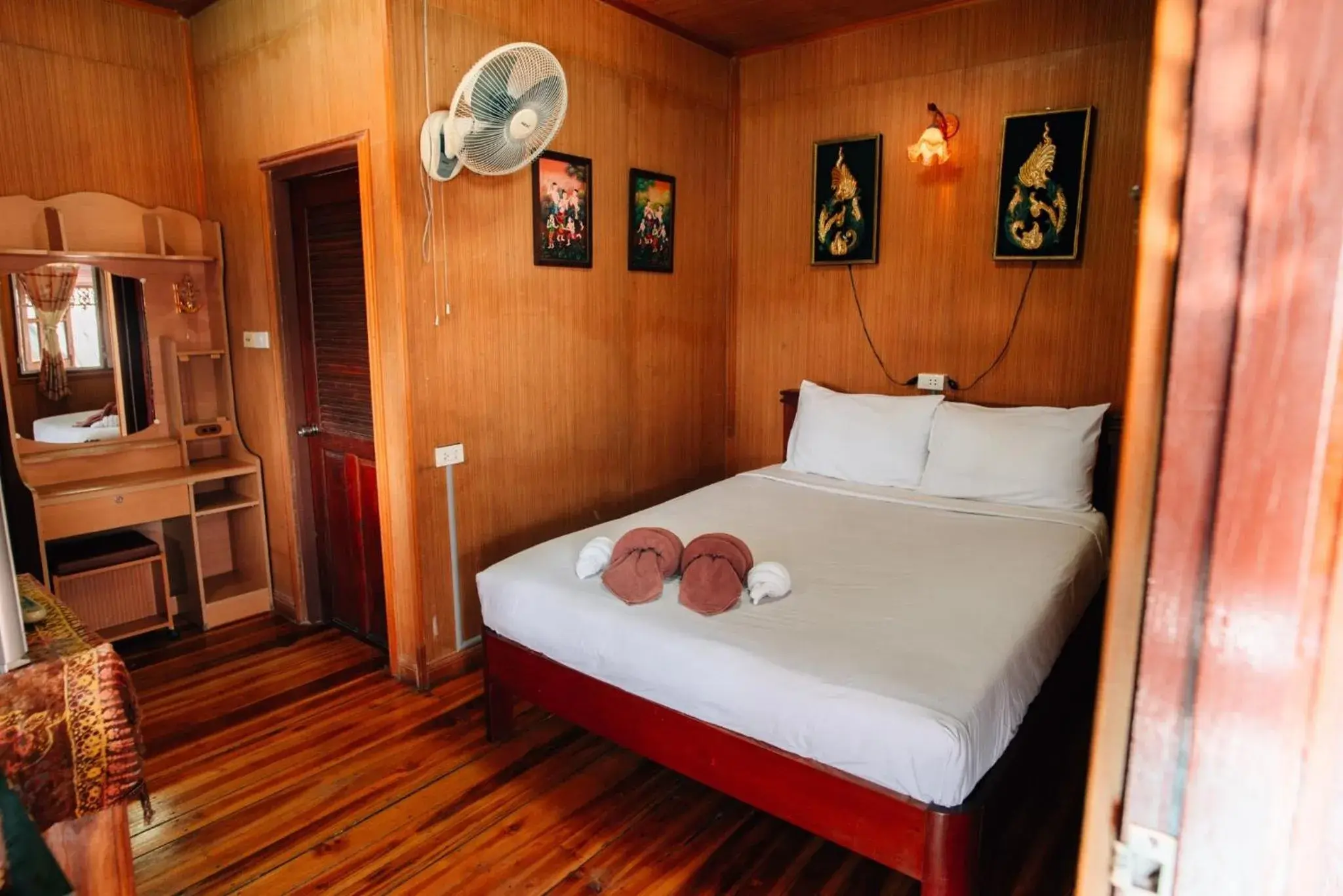 Small Double Room in Noble Night Guesthouse Small Double Room in Noble Night Guesthouse