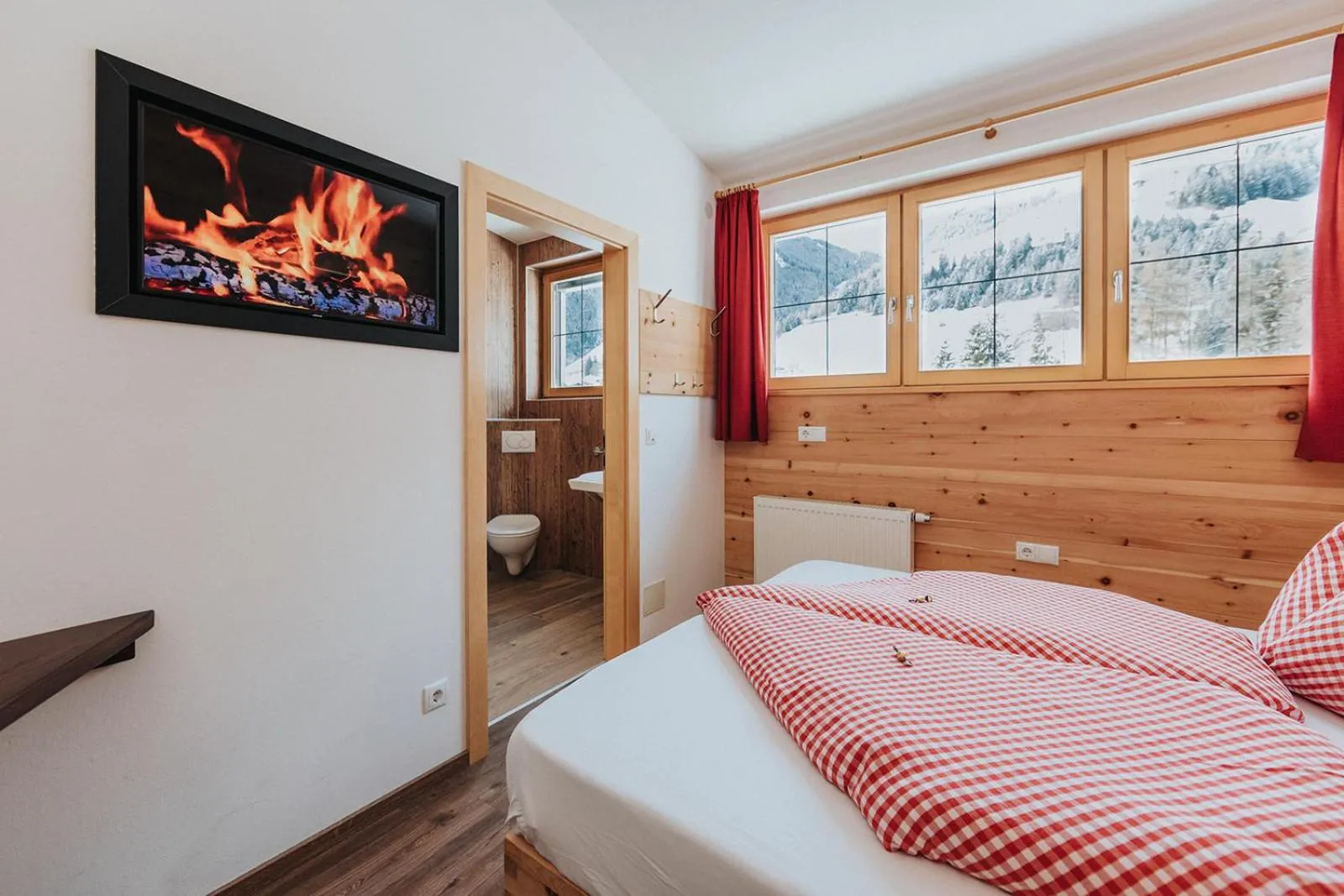 Photo of the whole room, Bed in Hotel Appartement Haus Gitschberg