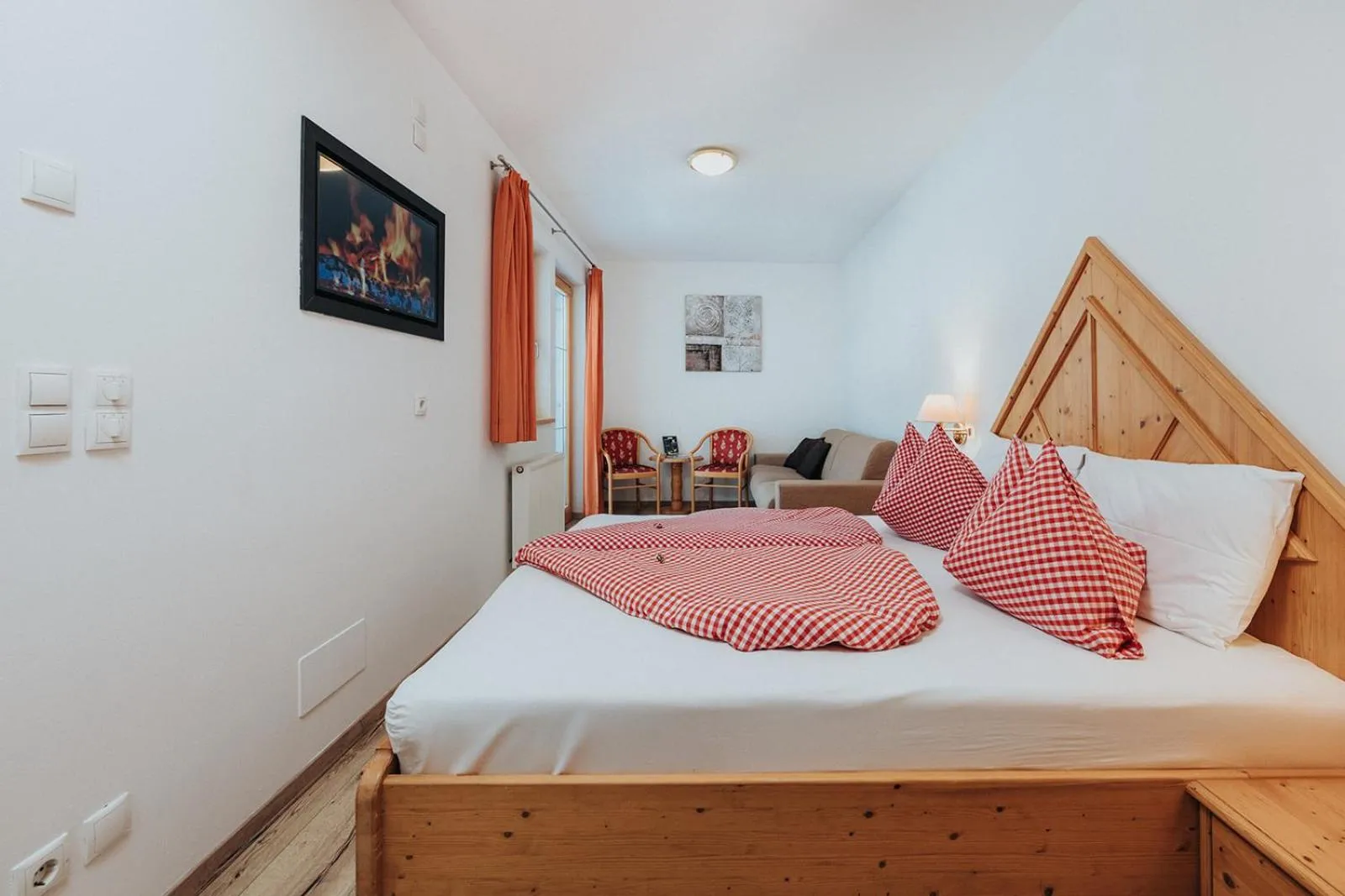 Photo of the whole room, Bed in Hotel Appartement Haus Gitschberg