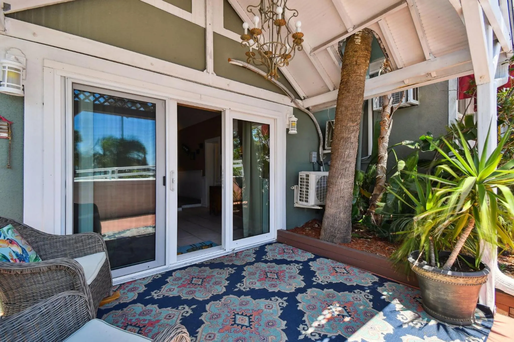 Sea Breeze Manor Inn