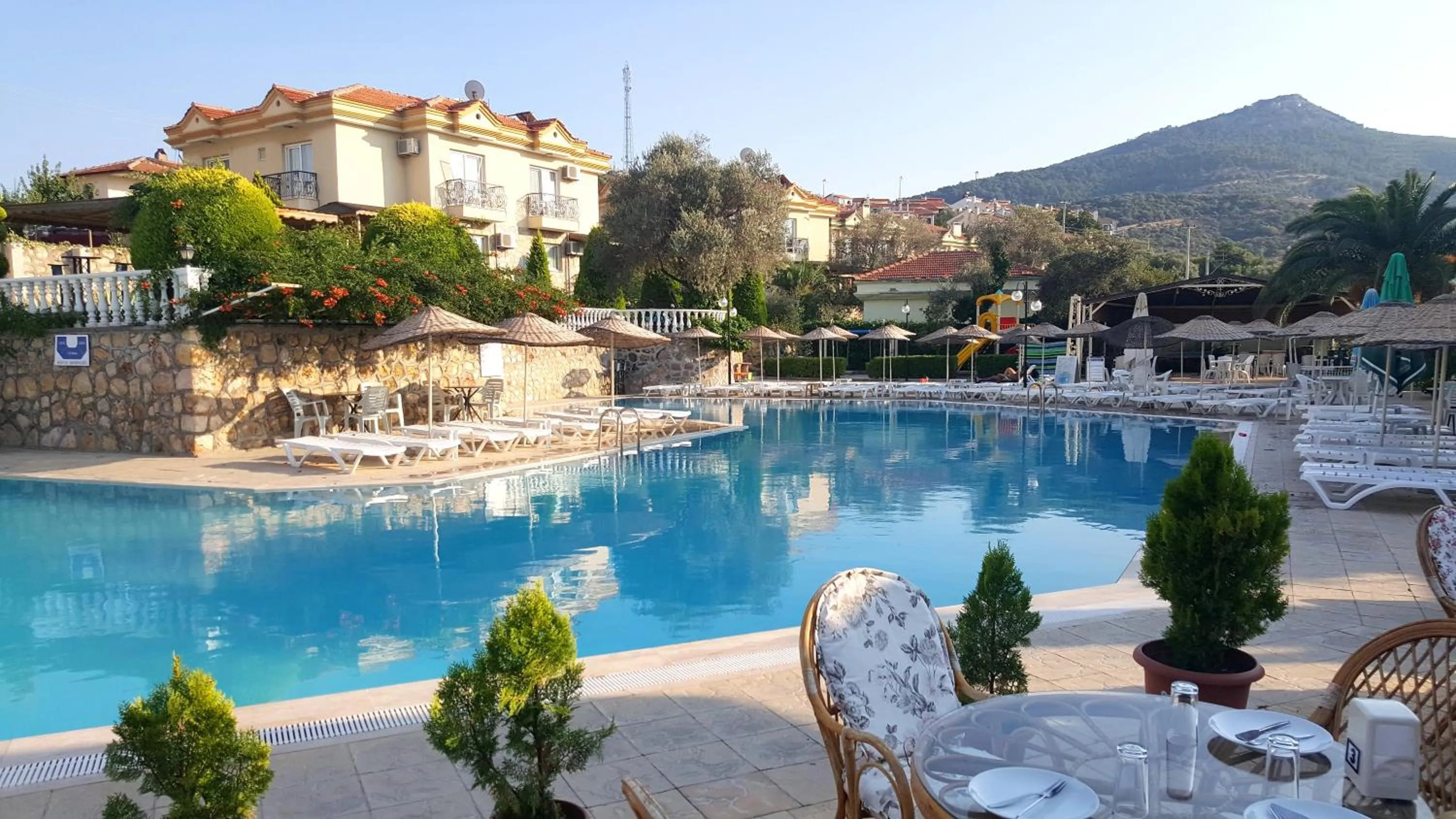 Restaurant/places to eat in Alize Resort Hotel