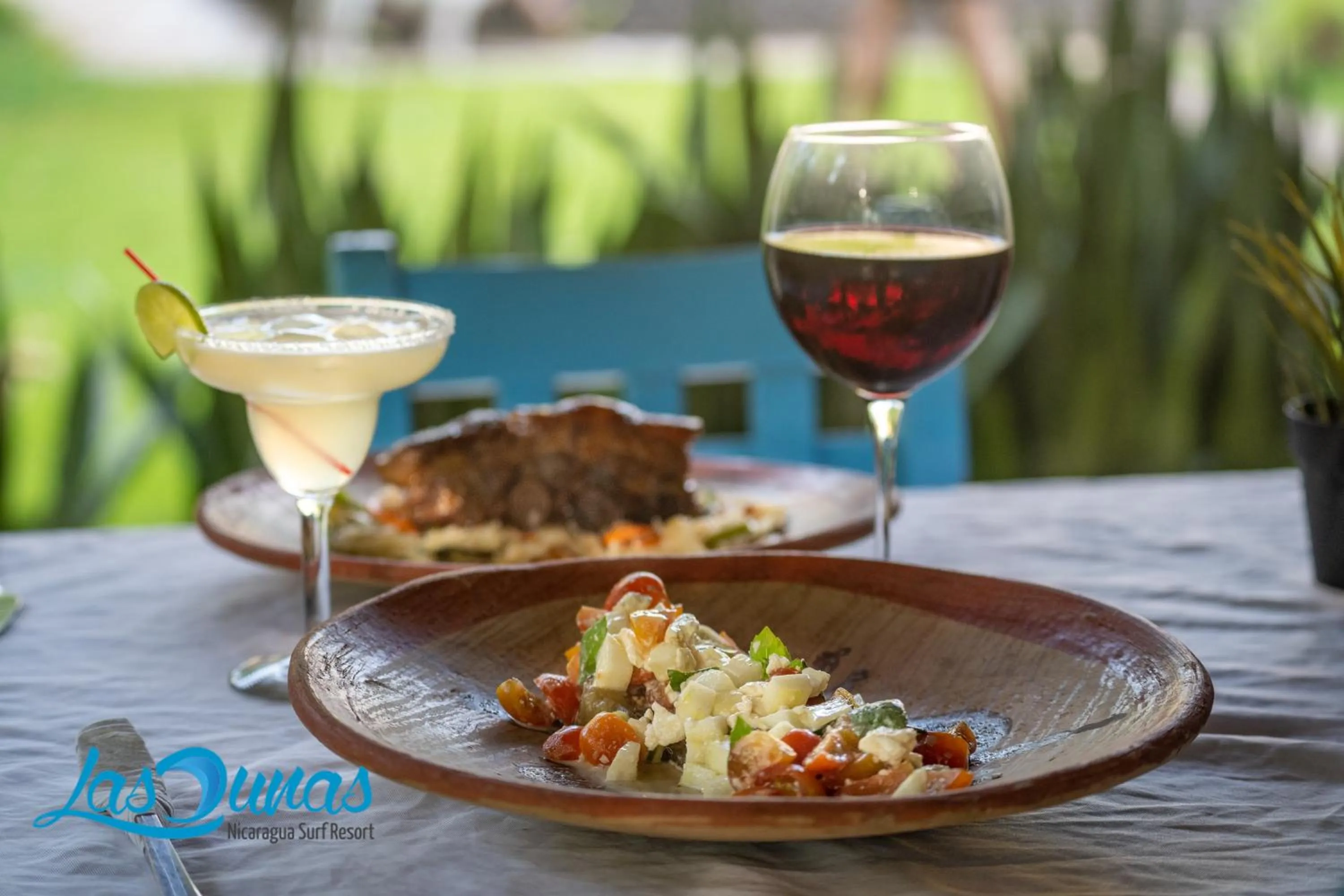 Food and drinks in Las Dunas Surf Resort