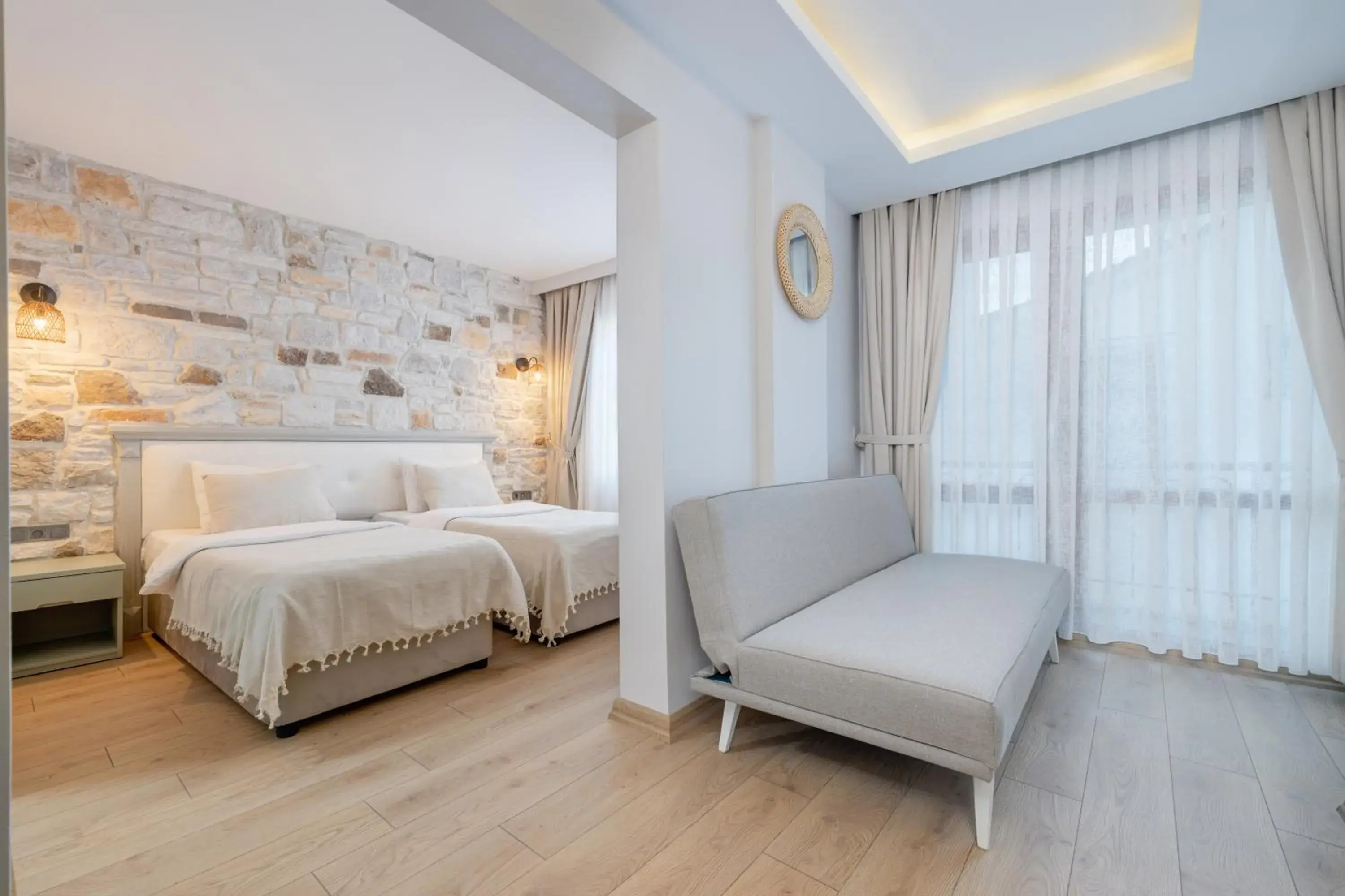 Standard Double Room in Hanedan Otel Foca Izmir Standard Double Room in Hanedan Otel Foca Izmir