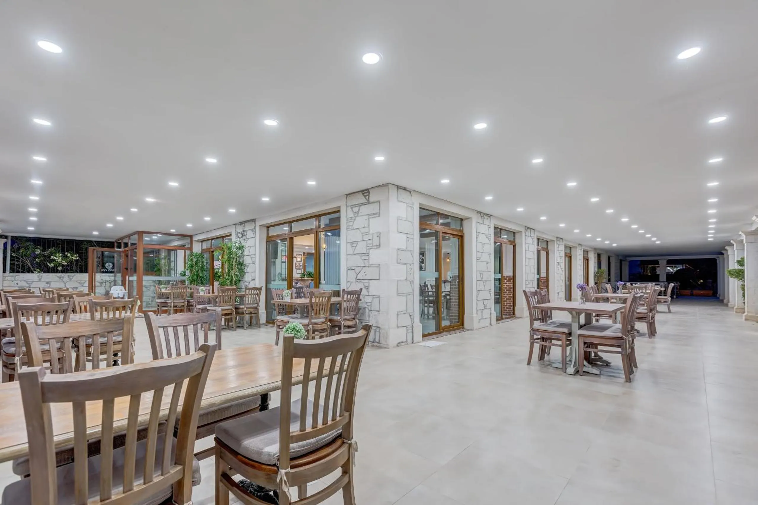 Patio in Hanedan Otel Foca Izmir