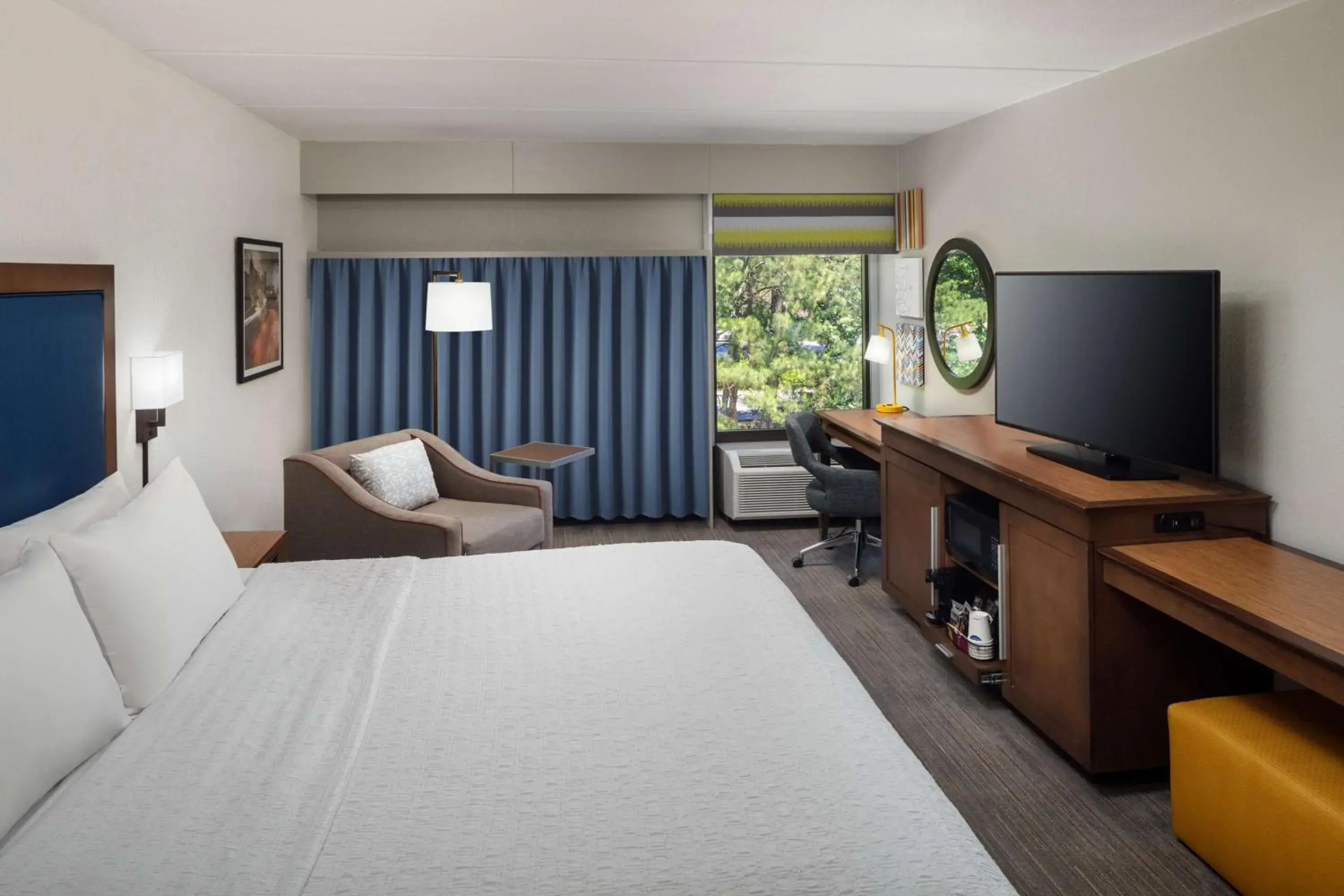 Bedroom, Bed in Hampton Inn Atlanta-Northlake Bedroom, Bed in Hampton Inn Atlanta-Northlake