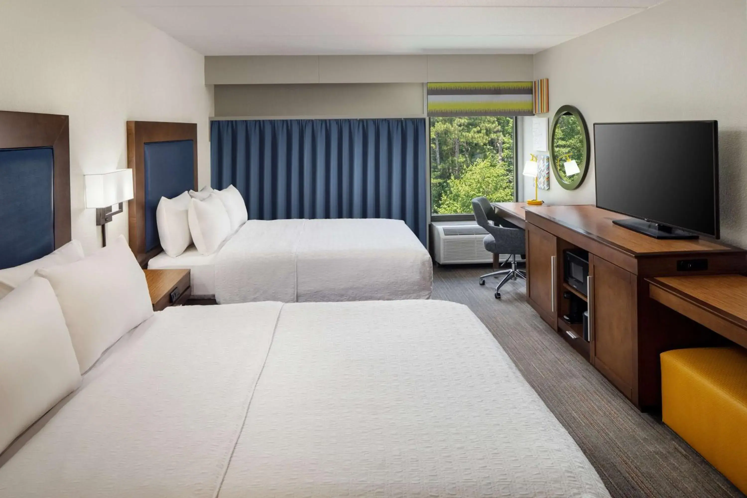 Bedroom, Bed in Hampton Inn Atlanta-Northlake Bedroom, Bed in Hampton Inn Atlanta-Northlake