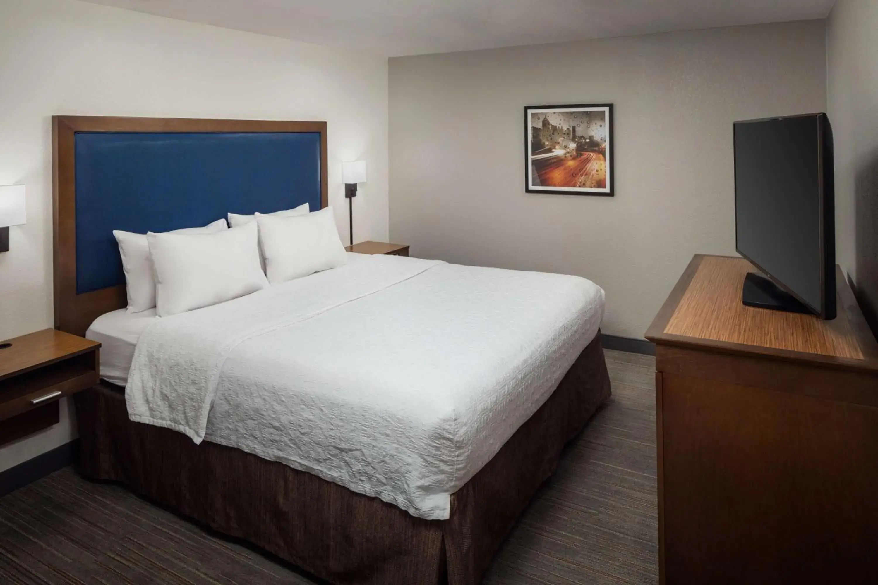 Bedroom, Bed in Hampton Inn Atlanta-Northlake Bedroom, Bed in Hampton Inn Atlanta-Northlake