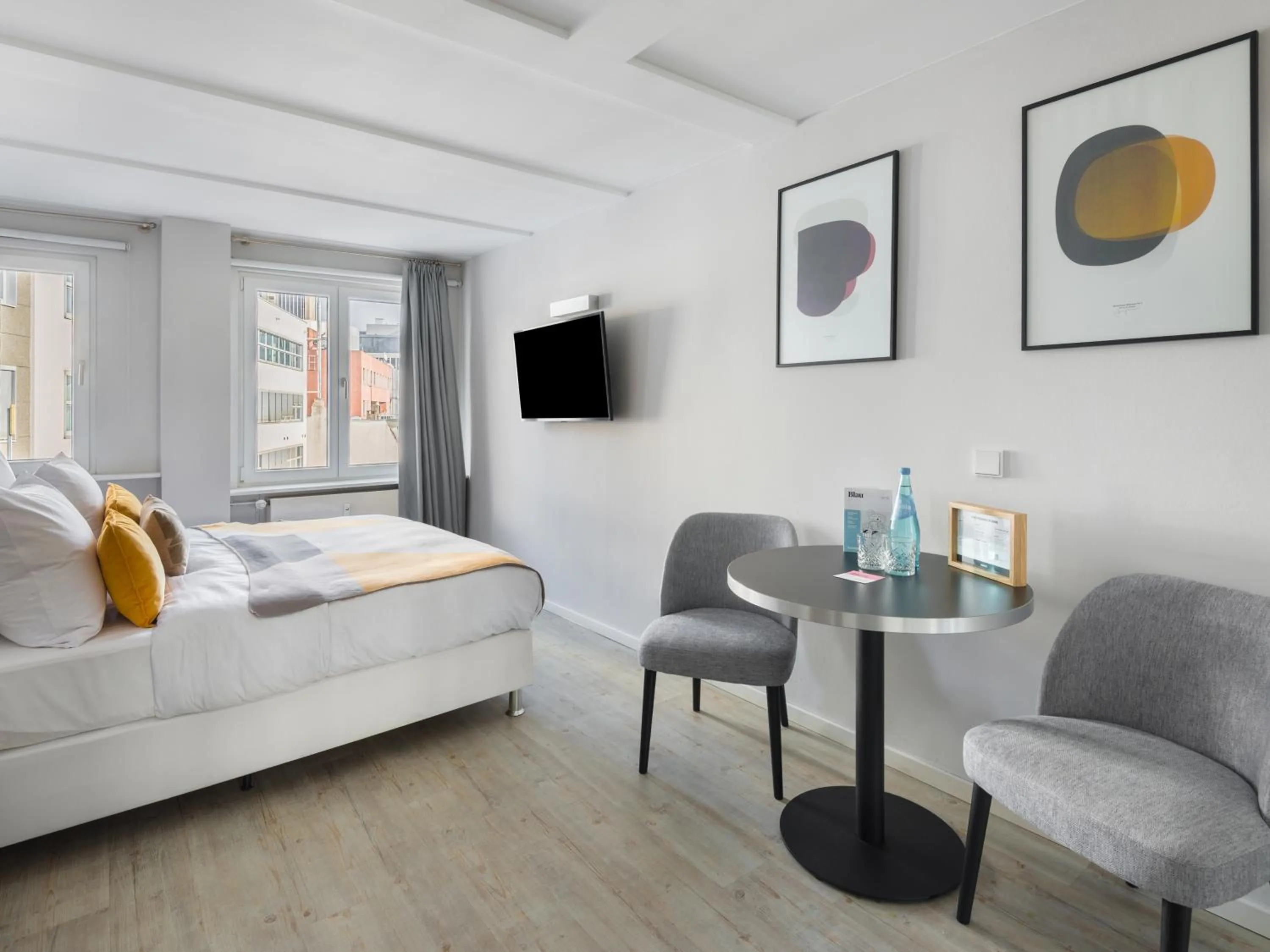 Bed in Numa Frankfurt Blau