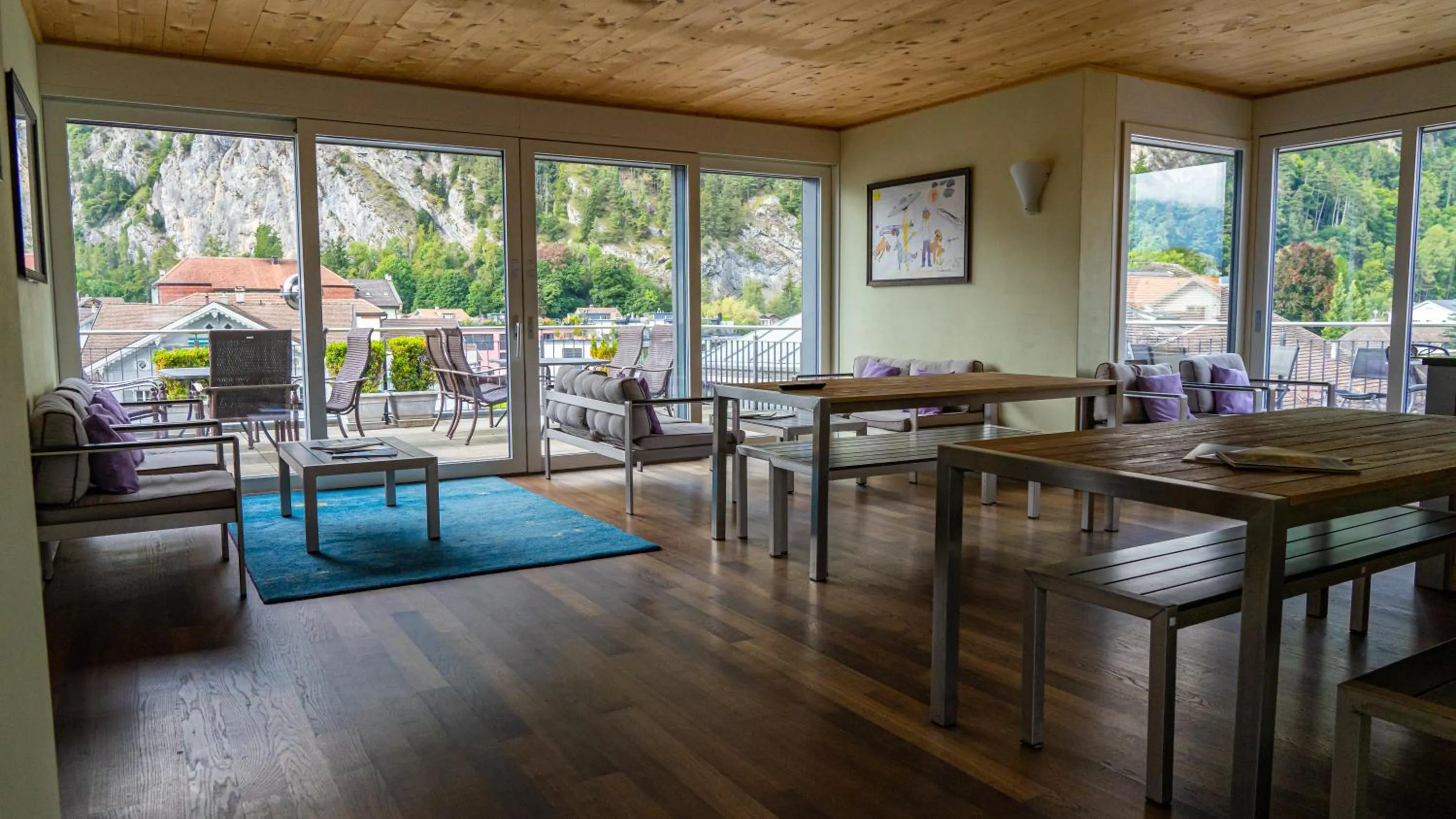 Communal lounge/ TV room in Alplodge