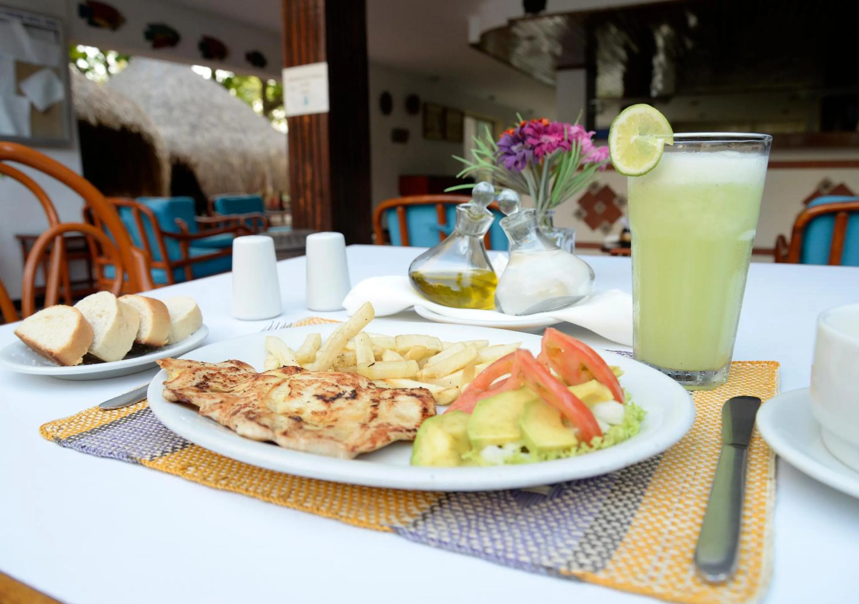 Food and drinks in Hotel Bahia Cartagena
