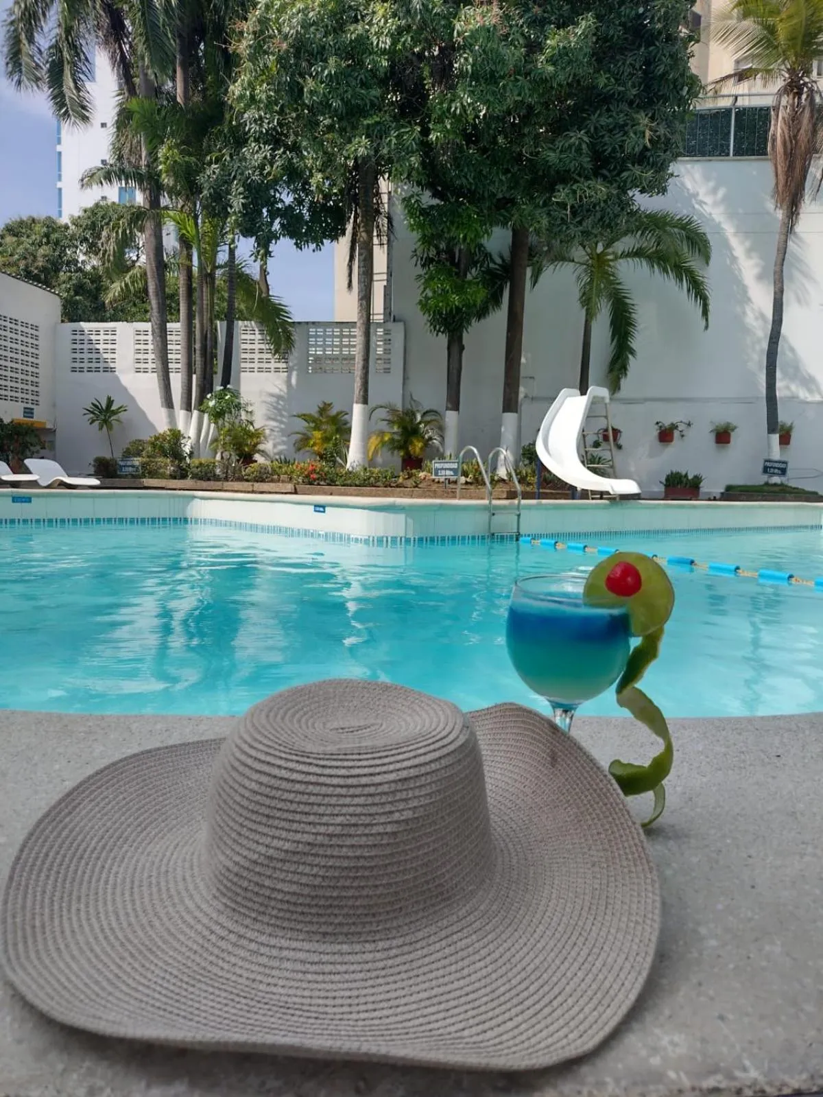 Swimming pool in Hotel Bahia Cartagena