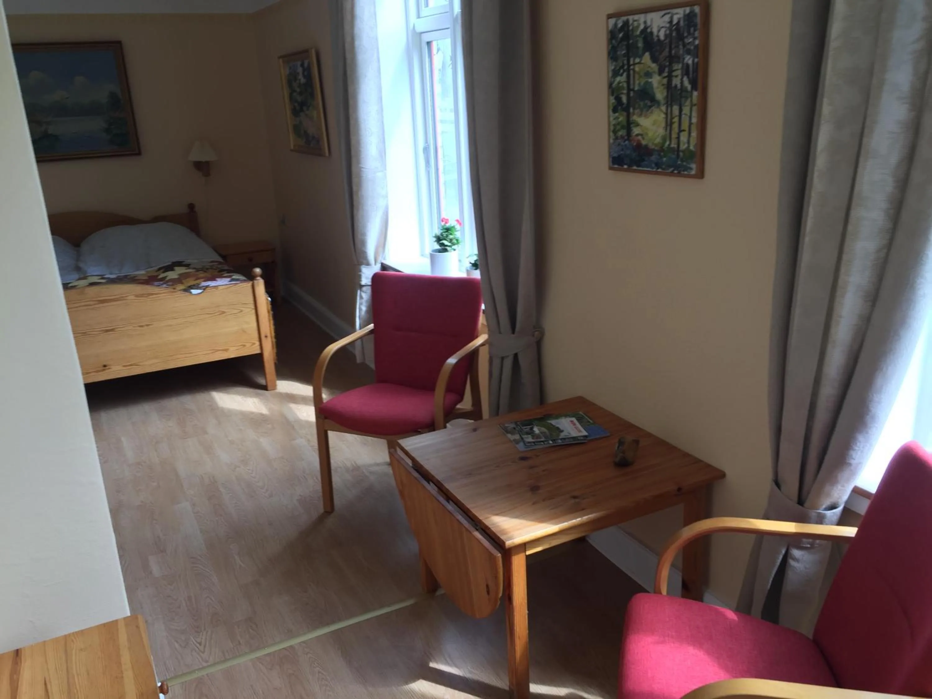 Living room, Bed in Nygammelsø Bed & Breakfast