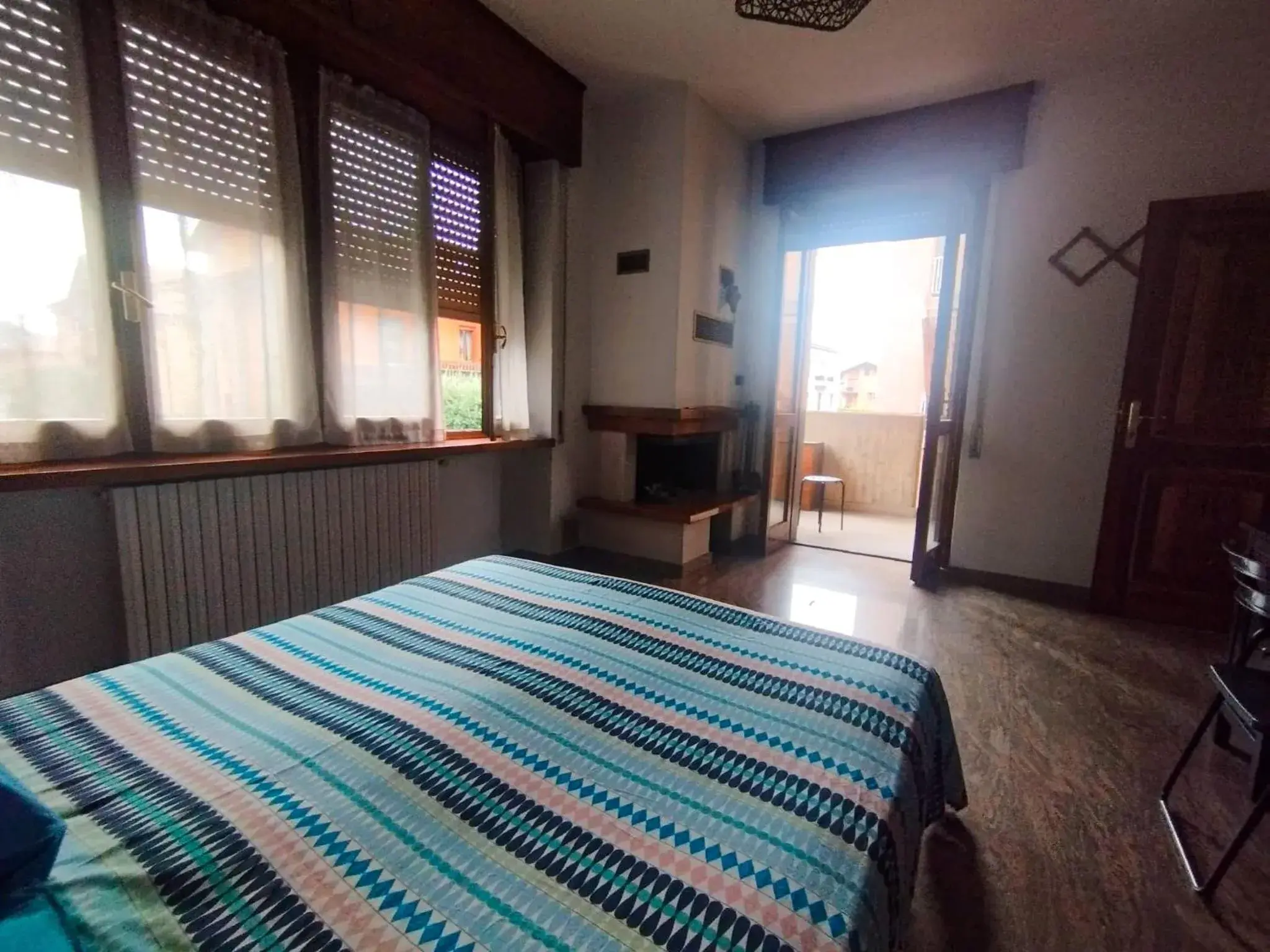 Queen Room - single occupancy in WAOBAB - We are one B&B Queen Room - single occupancy in WAOBAB - We are one B&B