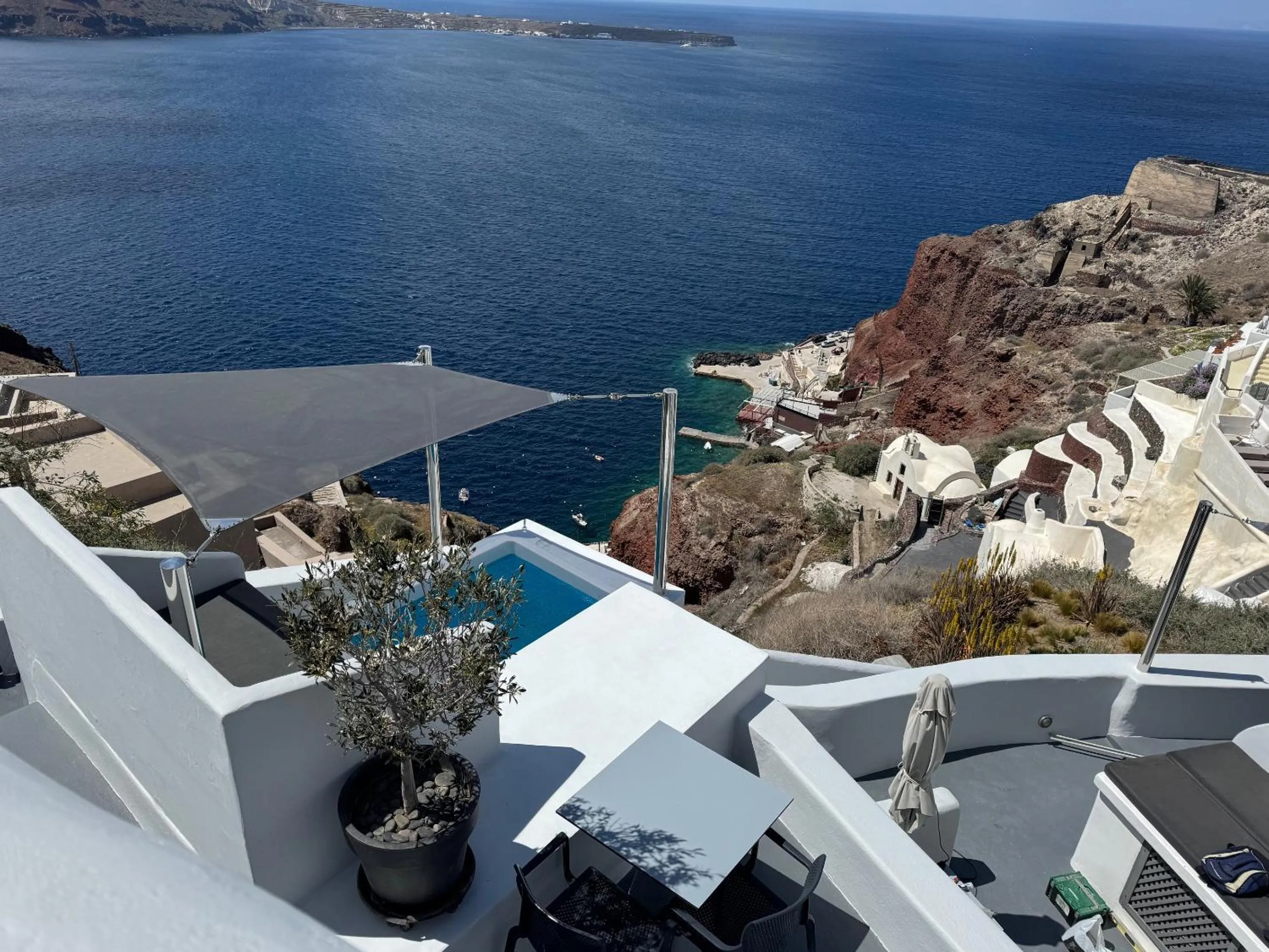 Day in Theodora Suites