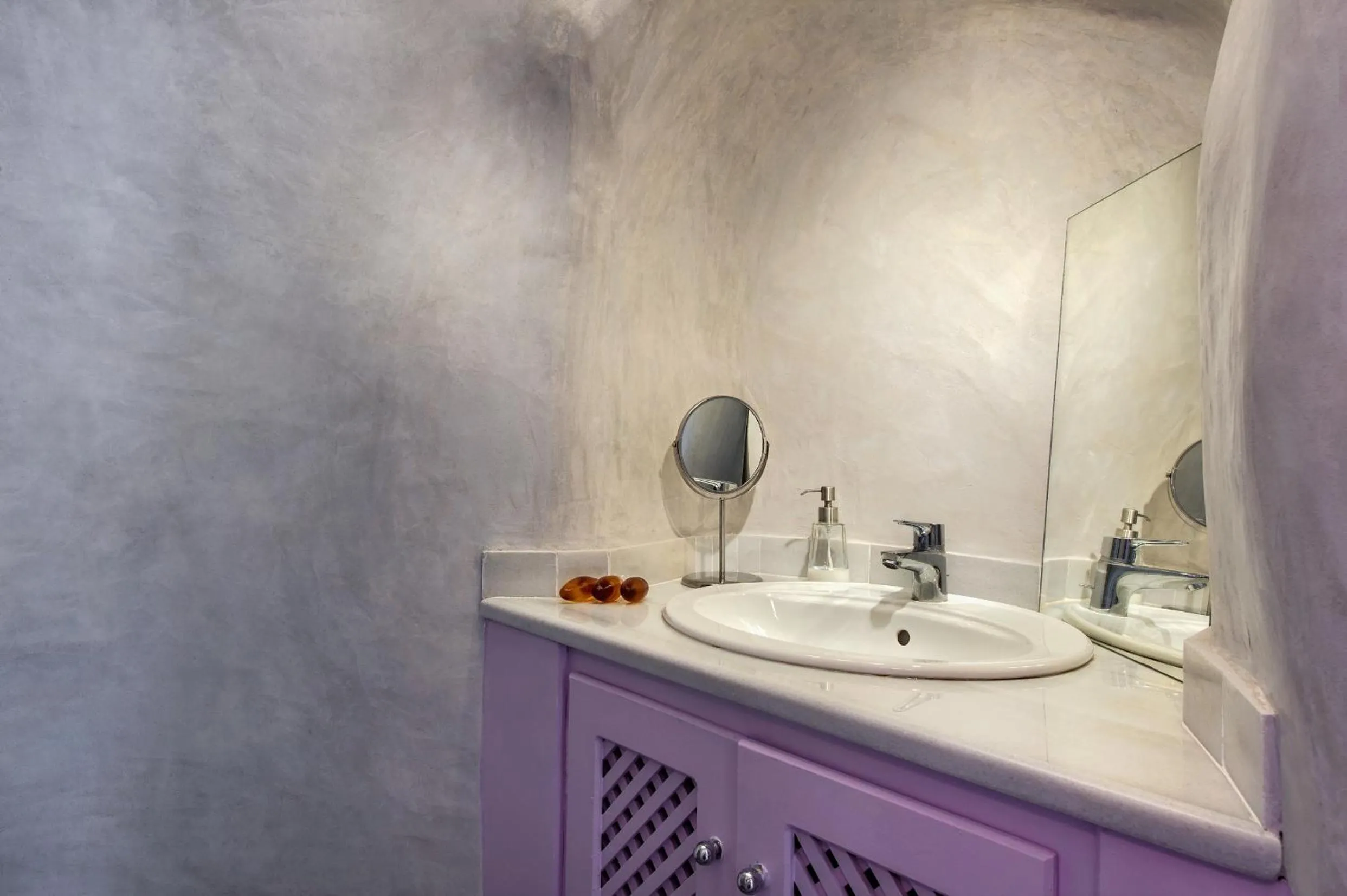 Toilet in Theodora Suites